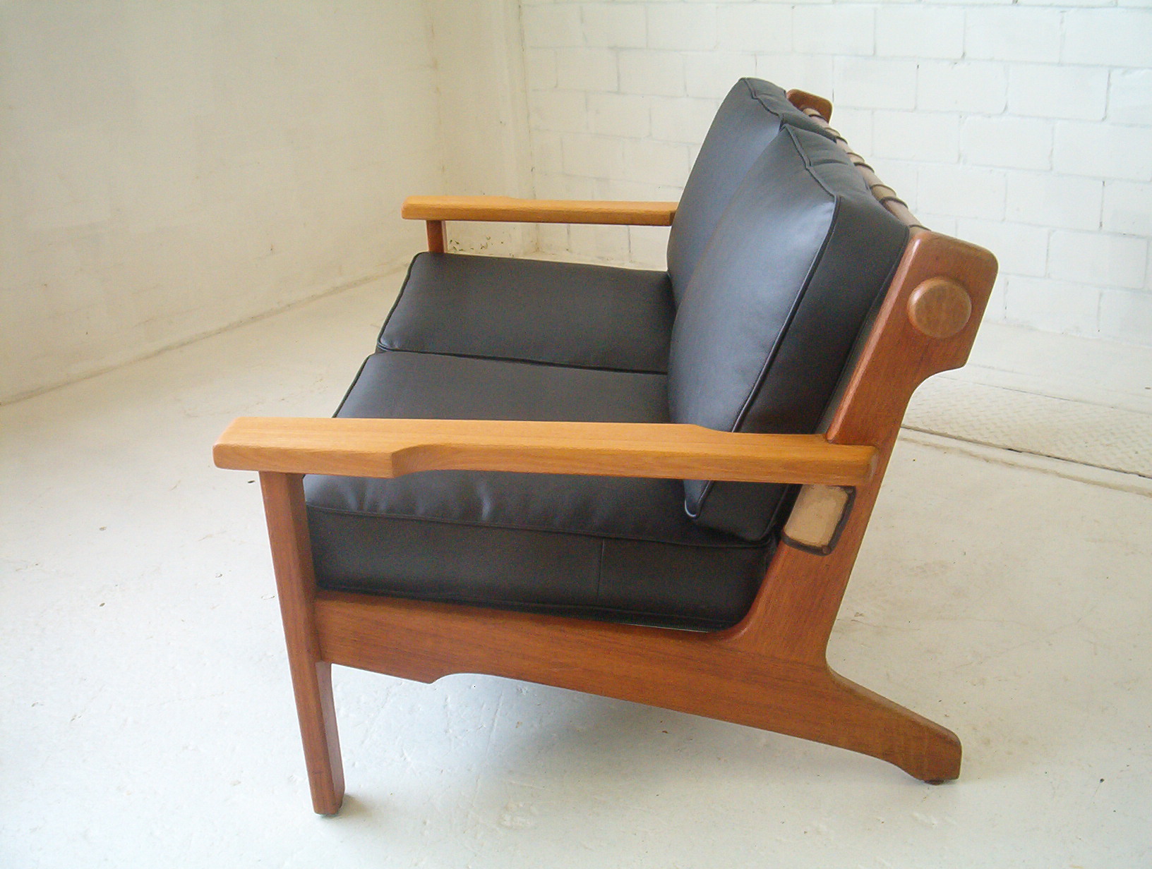Tessa T5 3