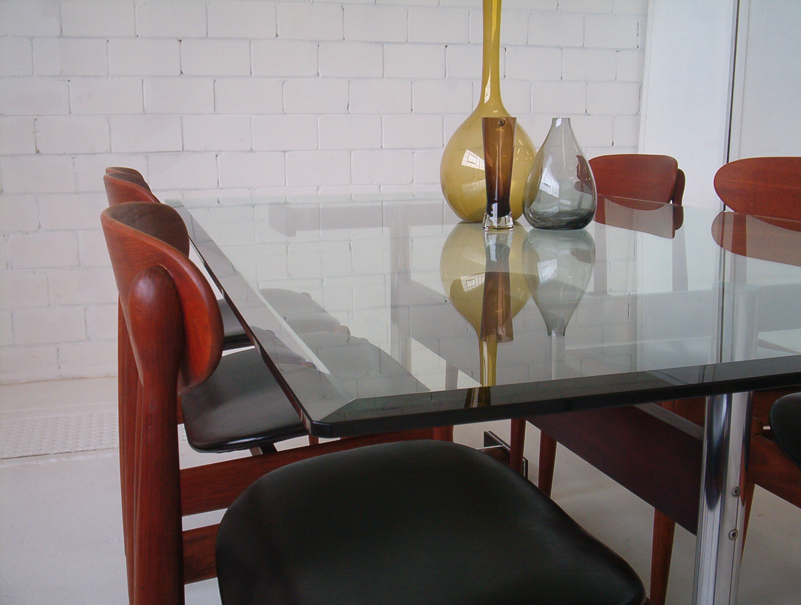German-designer-dining-table-with-6-Parker-vintage-spadeback-chairs-10