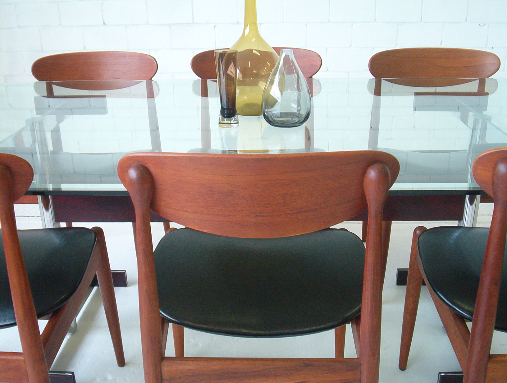 German-designer-dining-table-with-6-Parker-vintage-spadeback-chairs-3