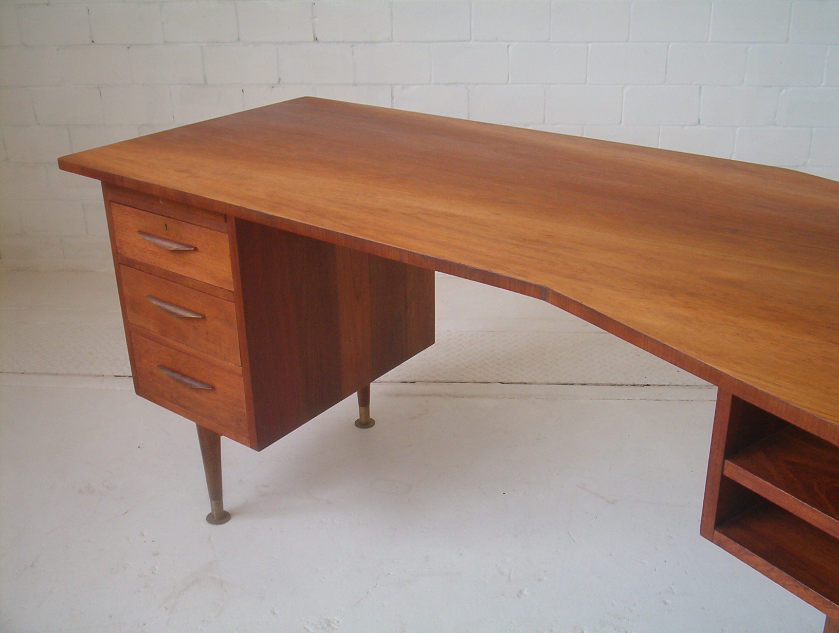 Rudowski-dario-zoureff-krimper-rosando-brothers-desk-writing-table-vintage-parker-era-3