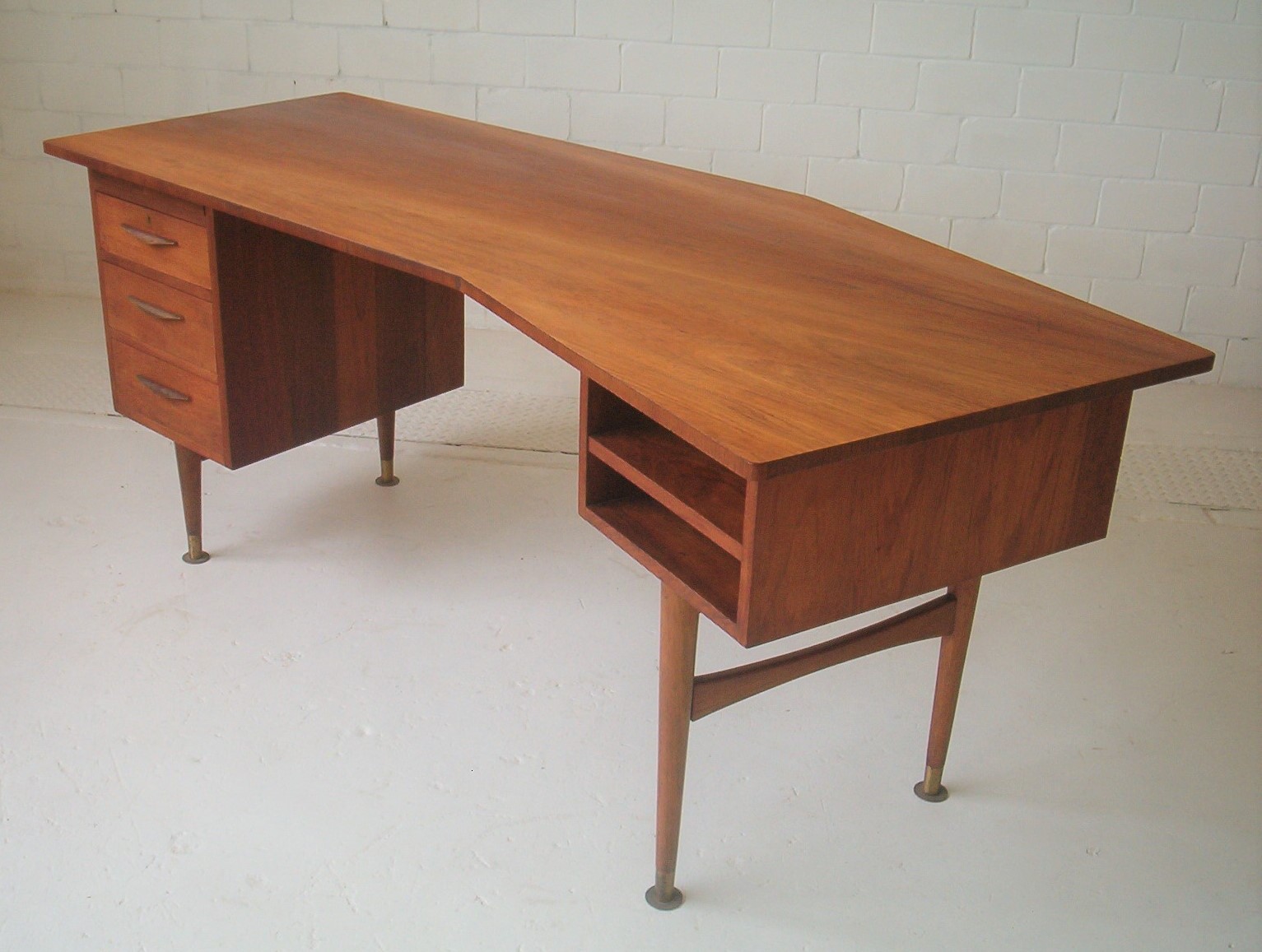 Rudowski-dario-zoureff-krimper-rosando-brothers-desk-writing-table-vintage-parker-era