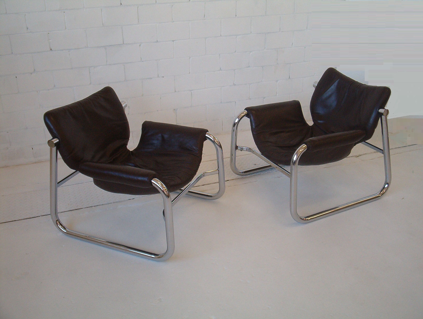 pair-arkana-leather-chairs-maurice-burke-vintage-used-b&b-italia-era-5