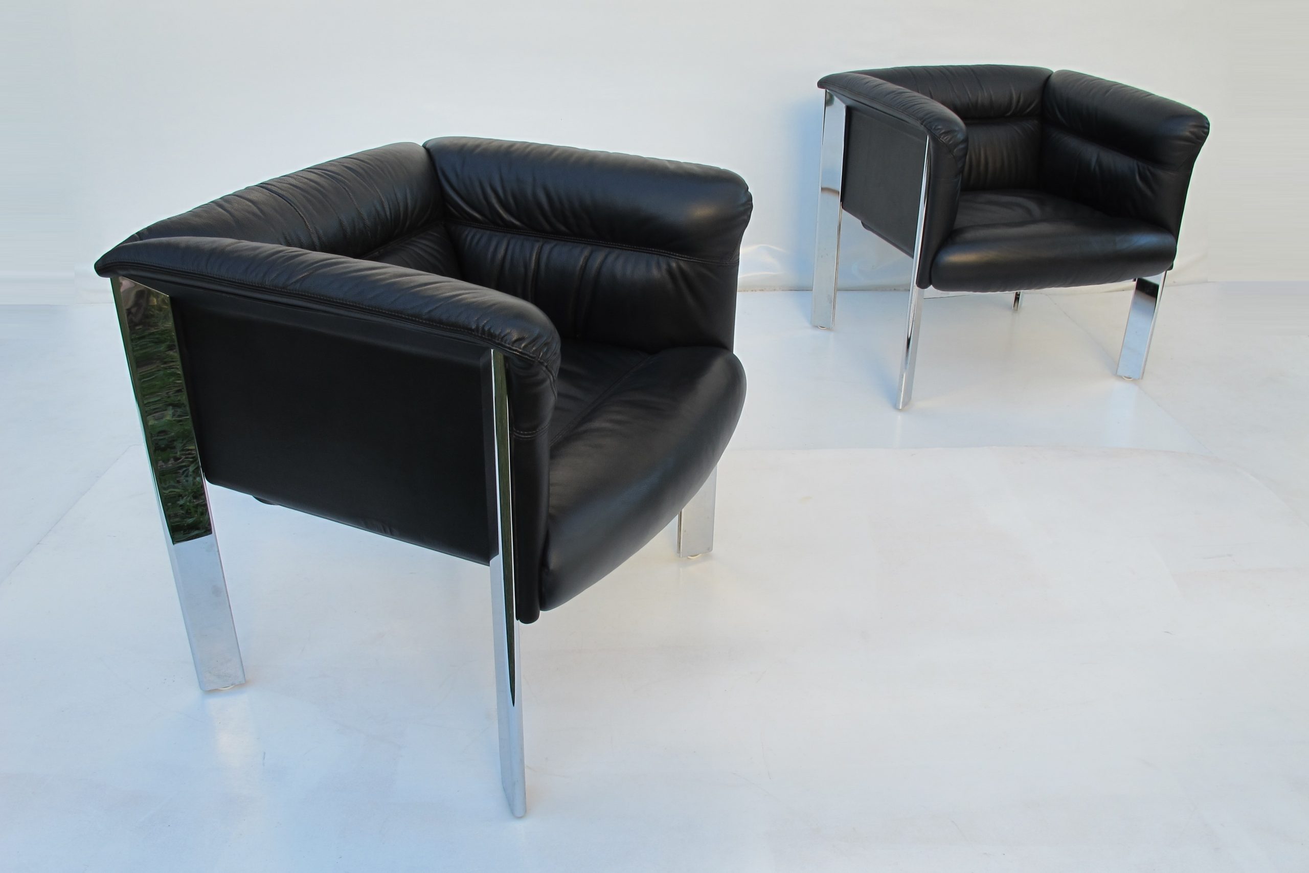 vintage-poltrona-frau-leather-black-1980's-b&b-italia-cassina-era-italian-lounge-sofa-12