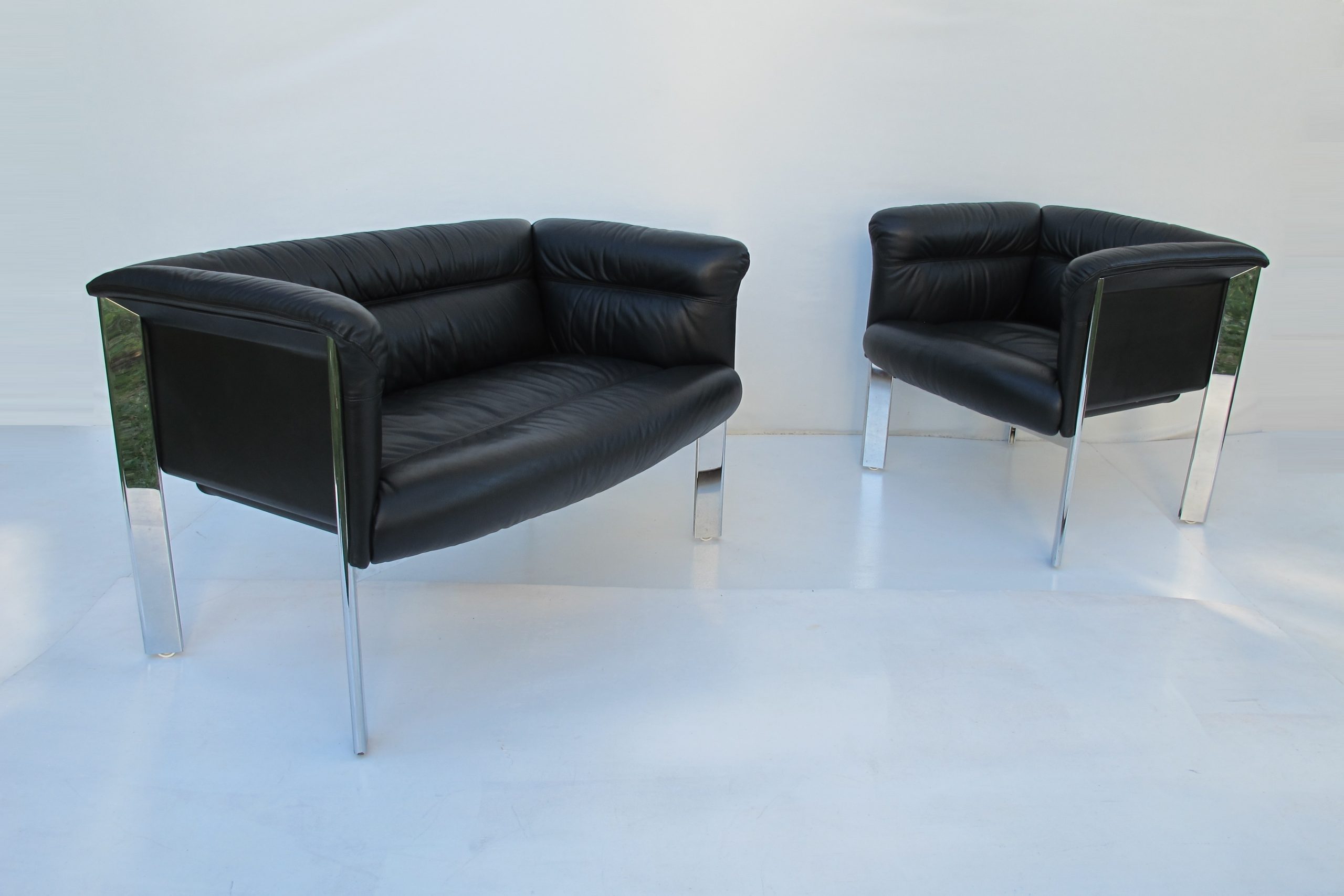 vintage-poltrona-frau-leather-black-1980's-b&b-italia-cassina-era-italian-lounge-sofa-2