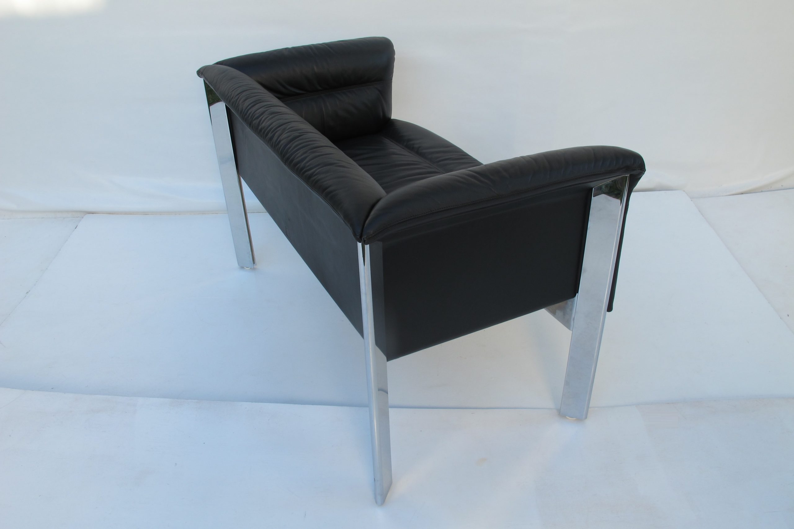 vintage-poltrona-frau-leather-black-1980's-b&b-italia-cassina-era-italian-lounge-sofa-9