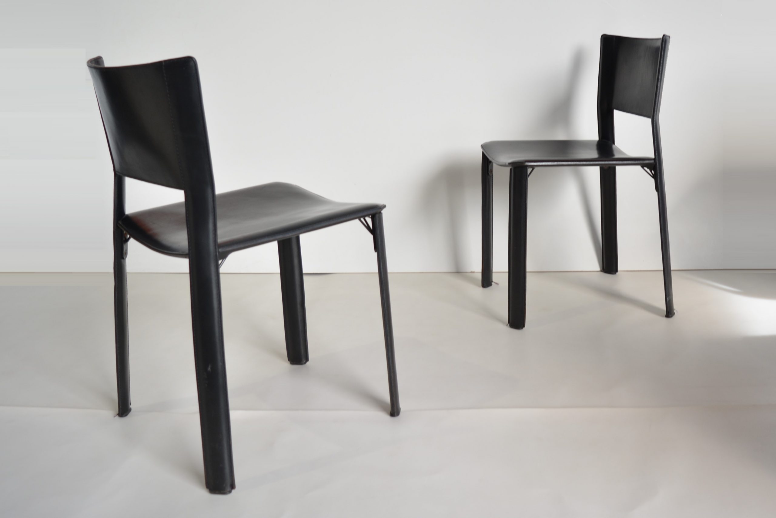 6-black-saddle-leather-fasem-chairs-giancarlo-vegni-cassina-cab-chairs-era
