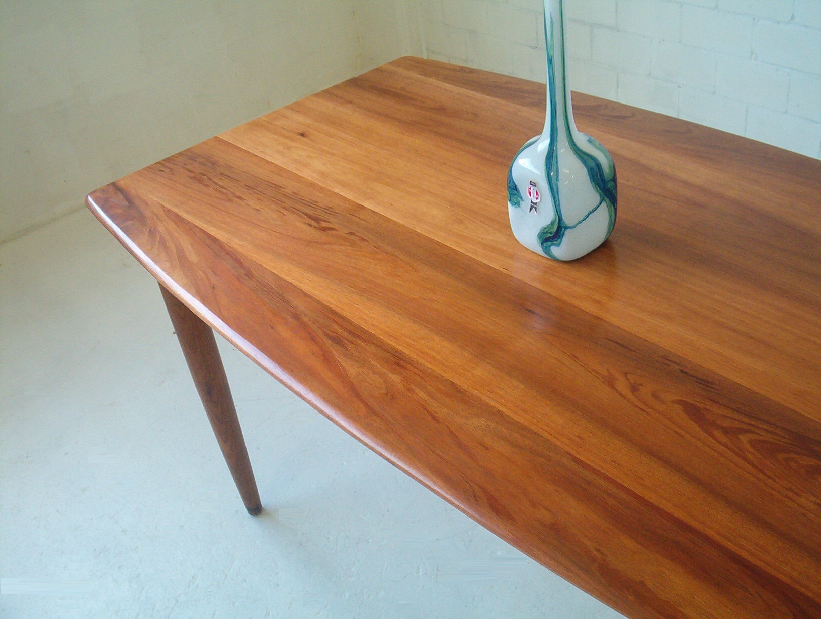 solid-timber-vintage-dining-table-parker-fler-rudowski-rosando-zoureff-era