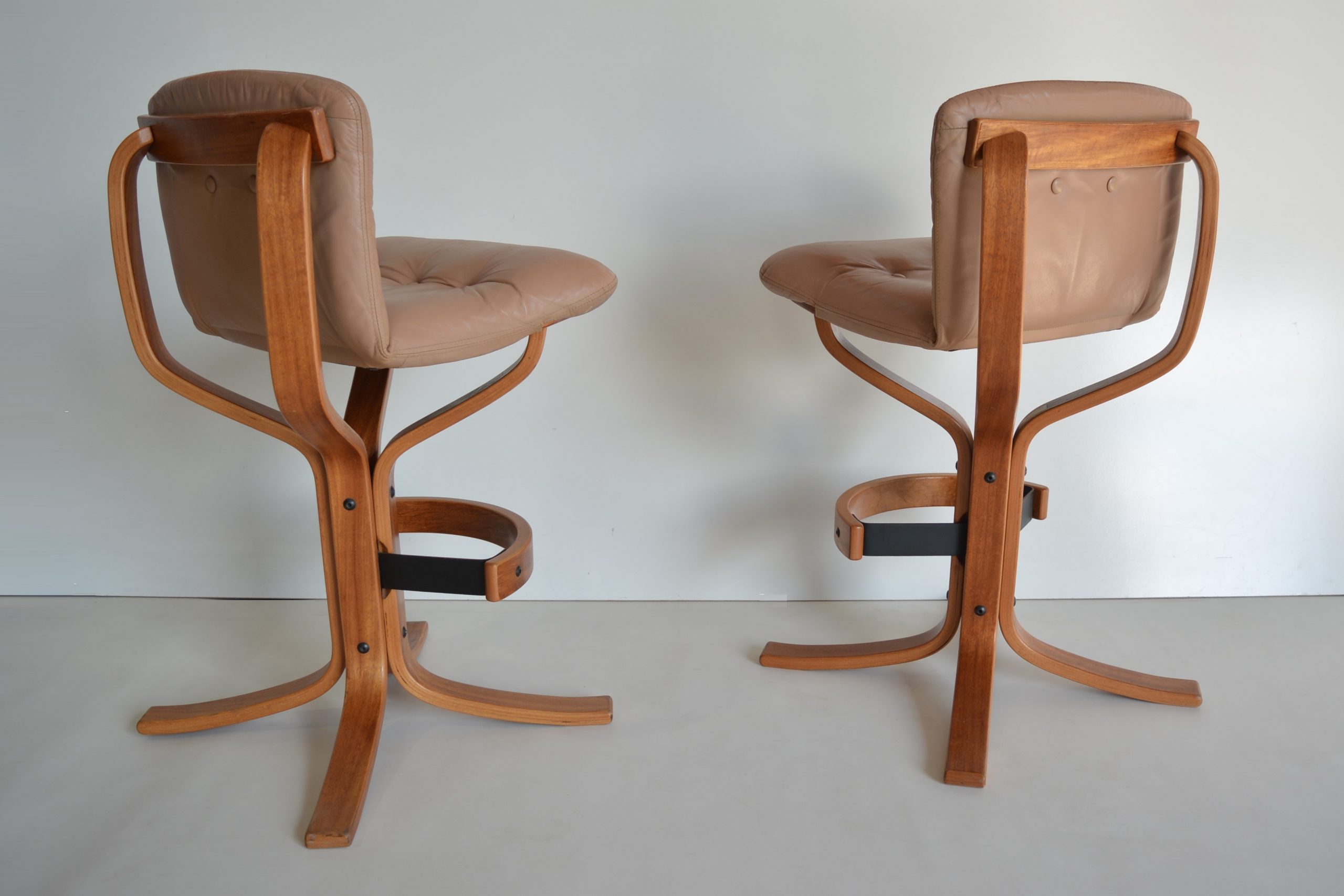 joe-rufenacht-jr-furniture-pair-barstools-chairs-australian-falcon-era (2)