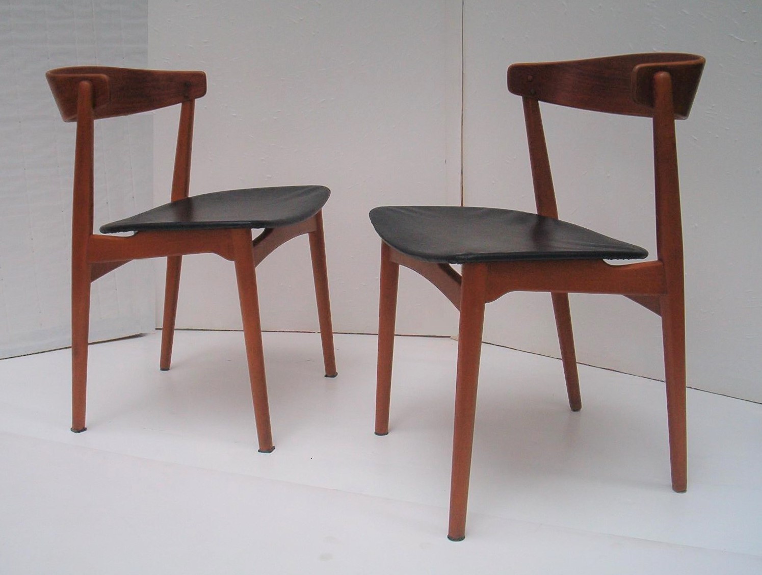 pair-kai-kristainsen-style-danish-dining-chairs-vintage-parker-fler (2)
