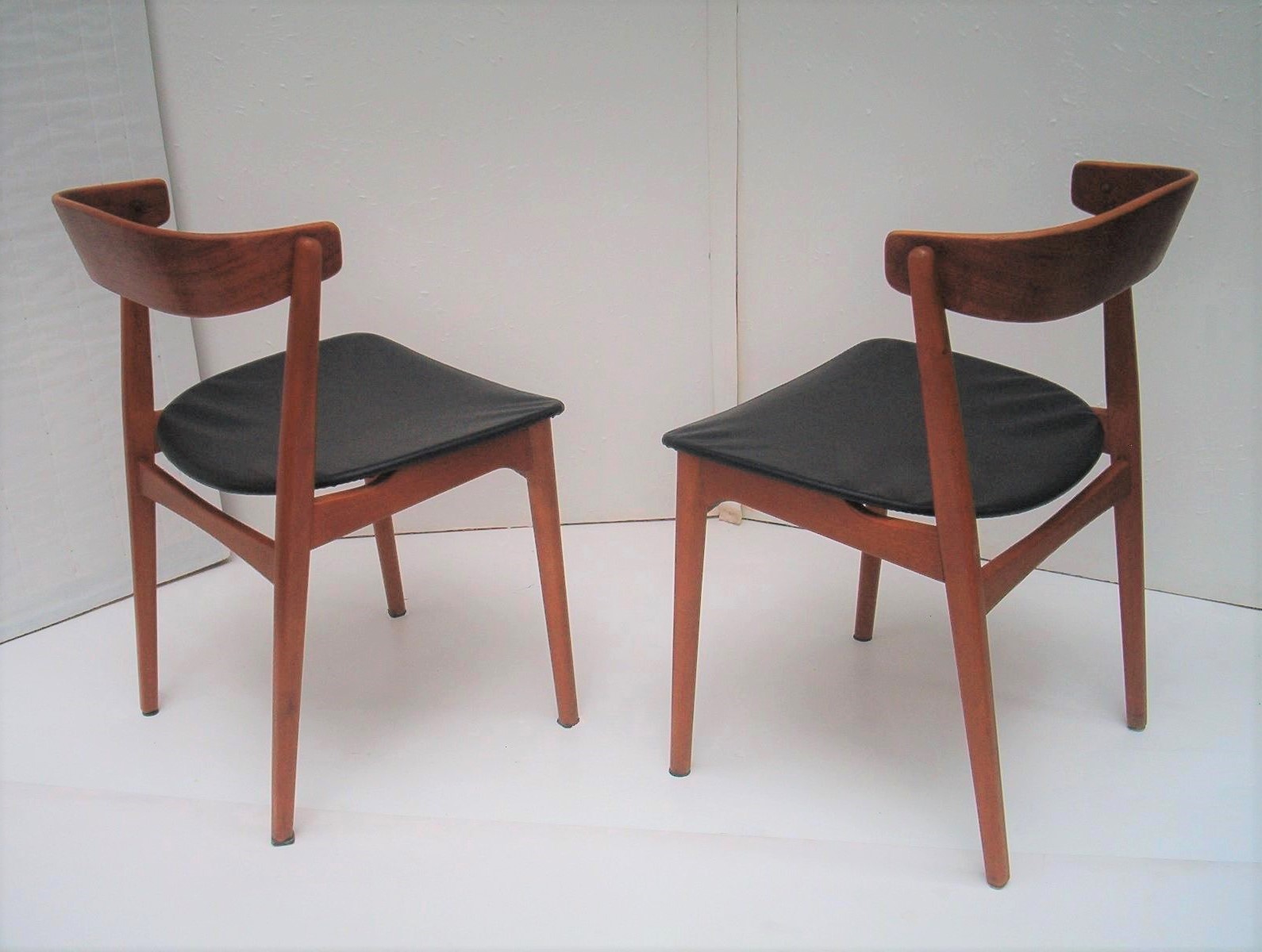 pair-kai-kristainsen-style-danish-dining-chairs-vintage-parker-fler