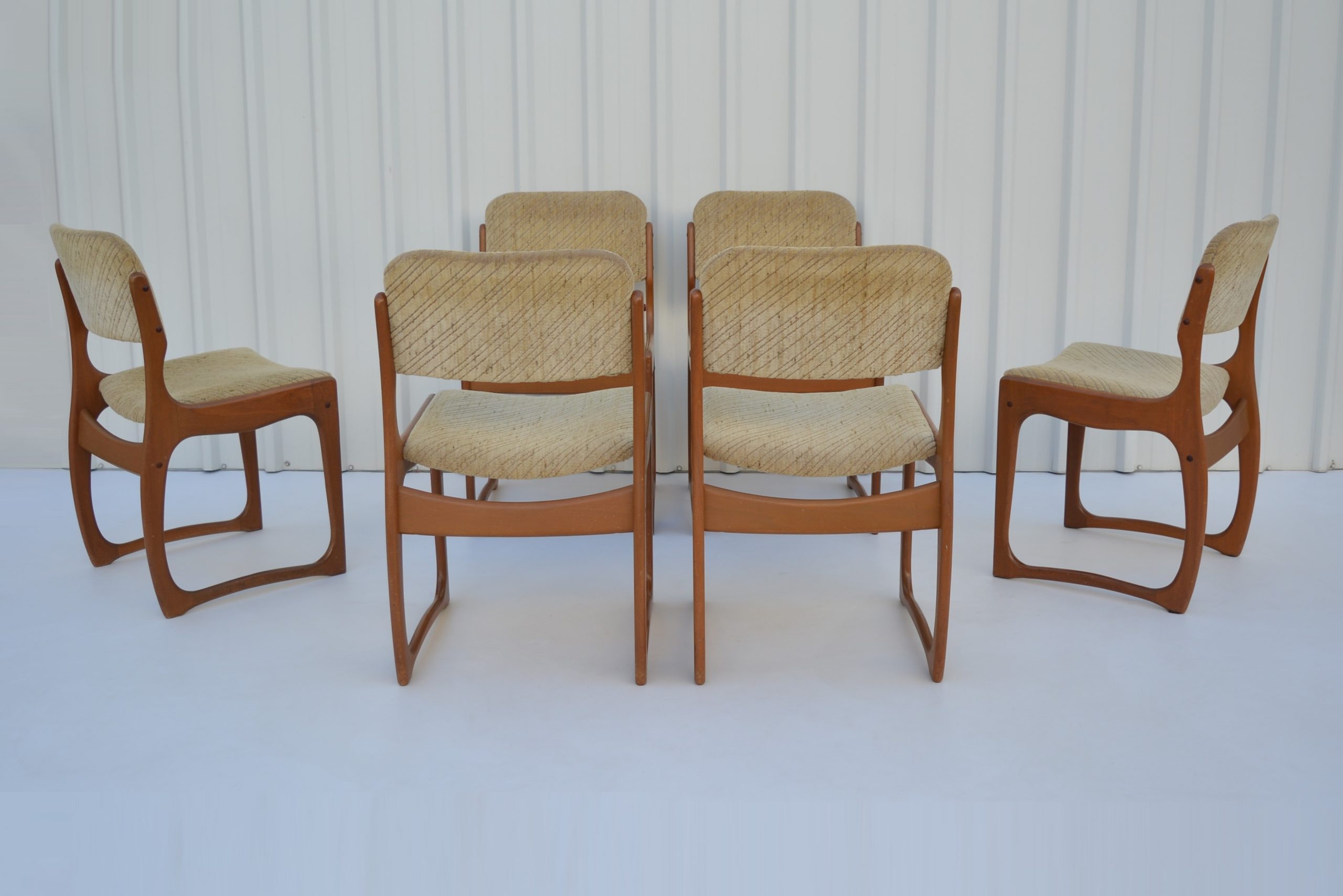 vintage-danish-dining-chairs-sculptural-parker-gerald-easdon-era