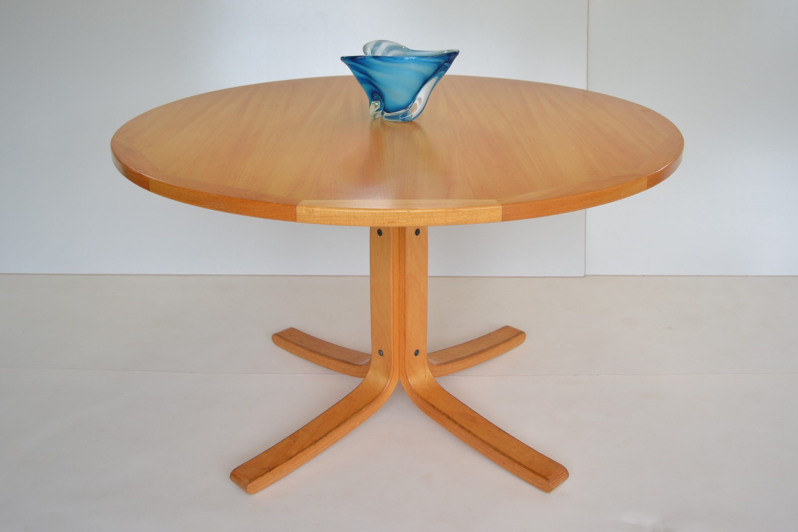 joe-rufenacht-vintage-solid-timber-table-falcon-chair-table-australian-retro (8)
