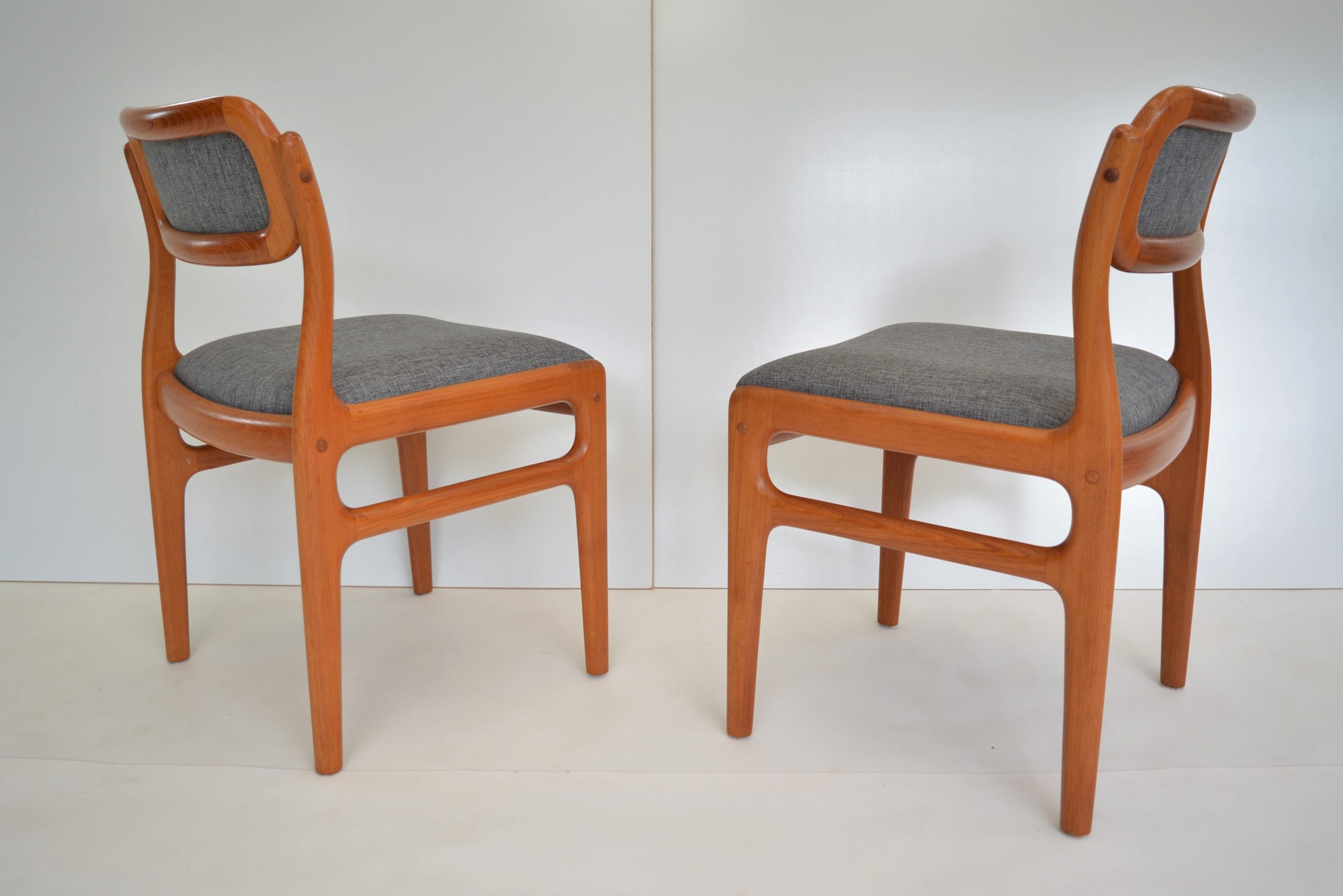 johannes-andersen-danish-vintage-dining-chairs-retro-parker-era (4)