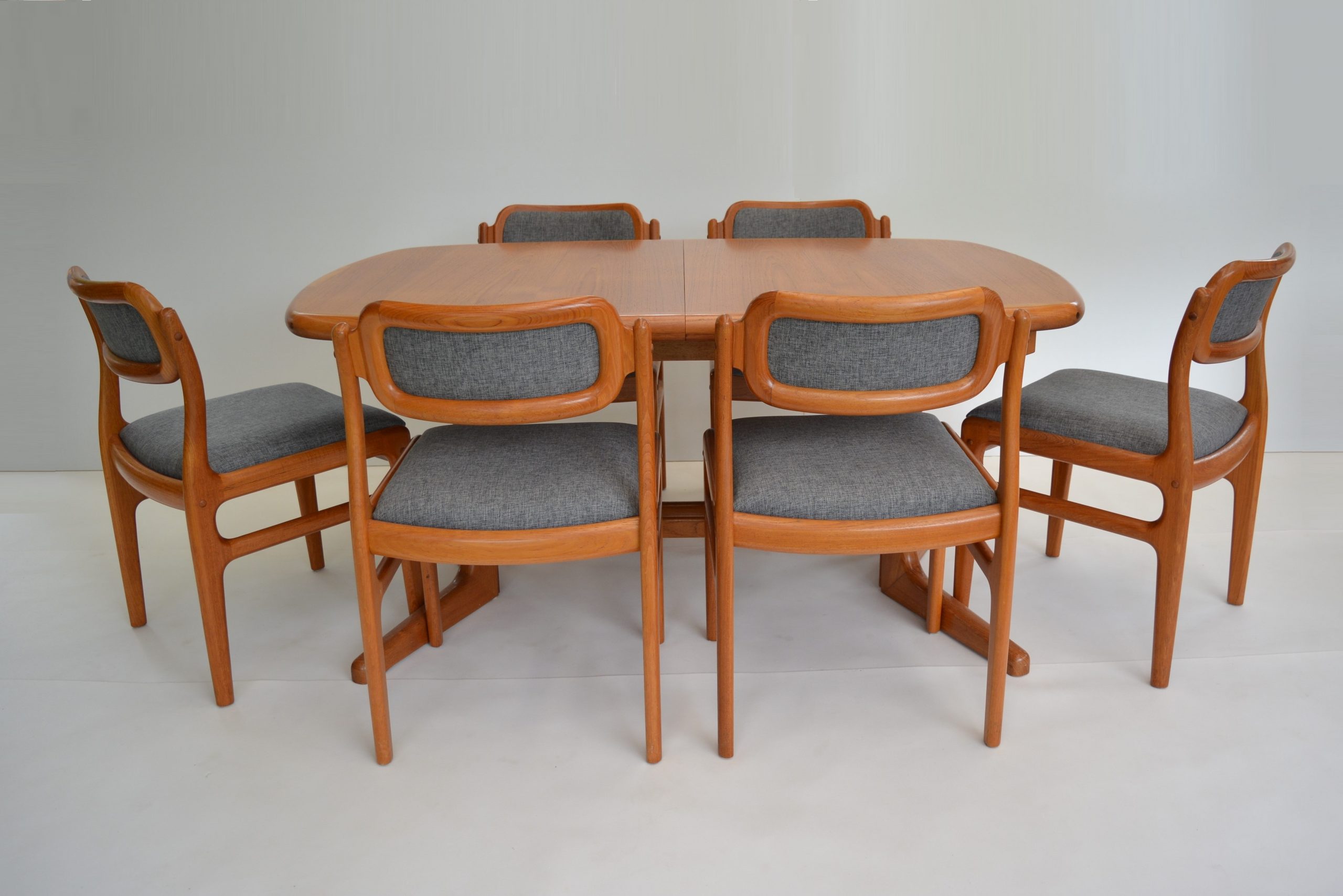 johannes-andersen-teak-dining-suite-danish-vintage-retro-chairs-table-parker-era (16)