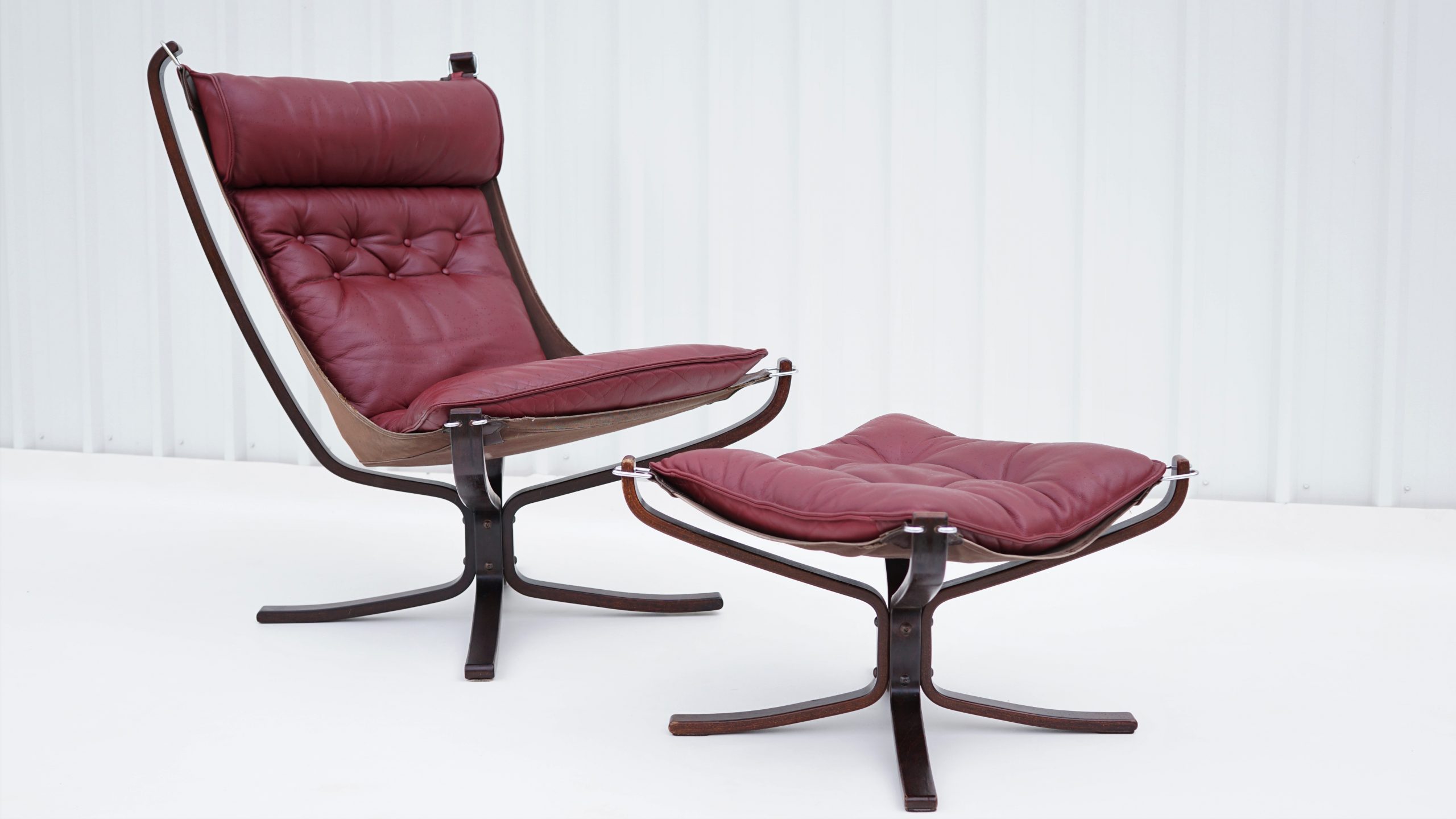 falcon-chair-vintage-leather-chair-norwegian-full-grain-leather-eames-parker-danish-era