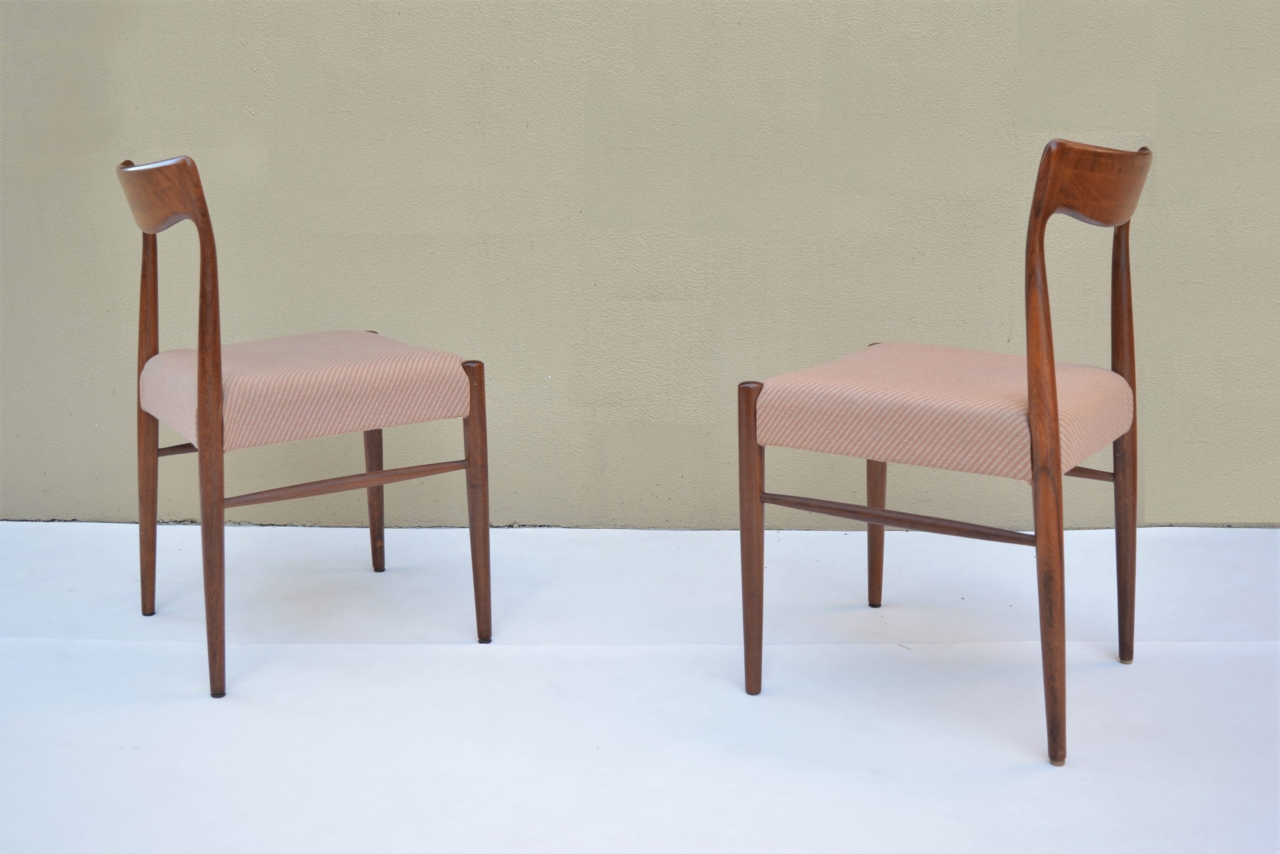DQF-blackbean-dining-chairs-vintage-danish-furniture-parker-era-dining-suite (3)