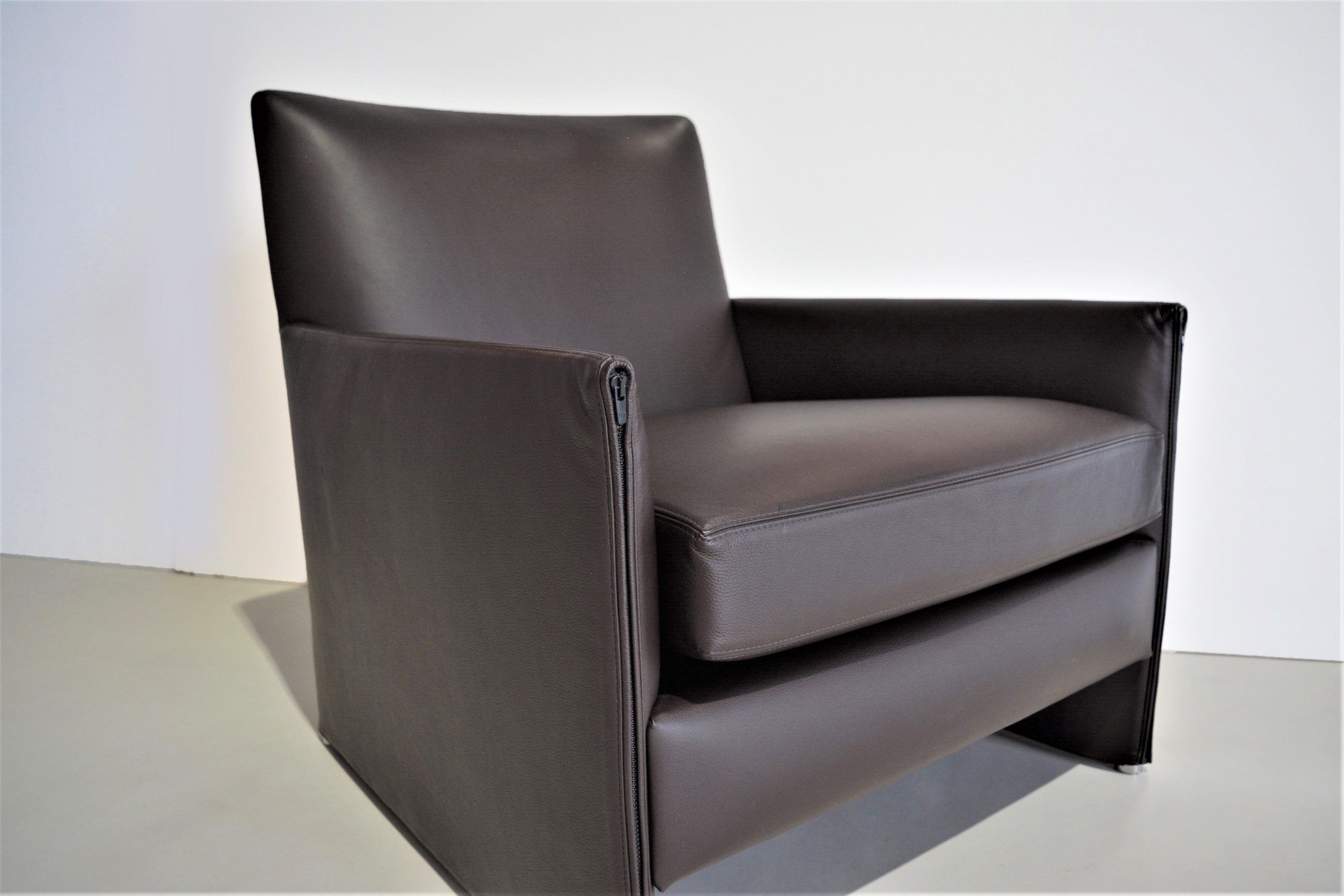 pair-minotti-chairs-designer-full-grain-leather-italian-b-b-italia-cassina-era (4)