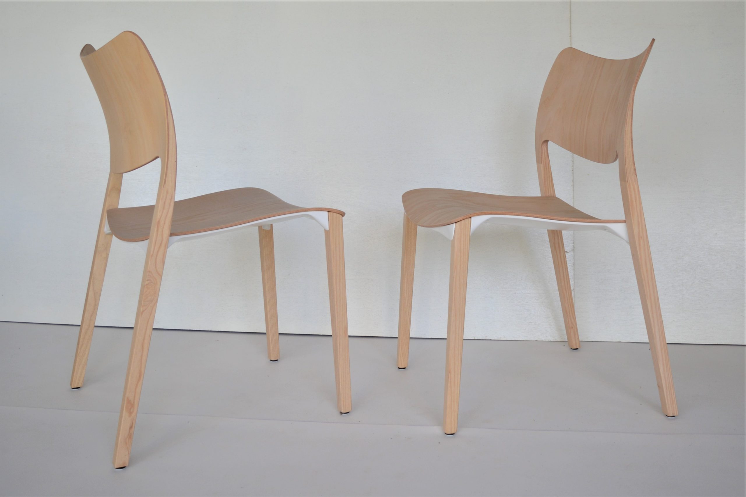 stua-laclasica-stackable-chairs-arne-jacobsen-era-modernist-designer-dining-chairs-danish-style (4)
