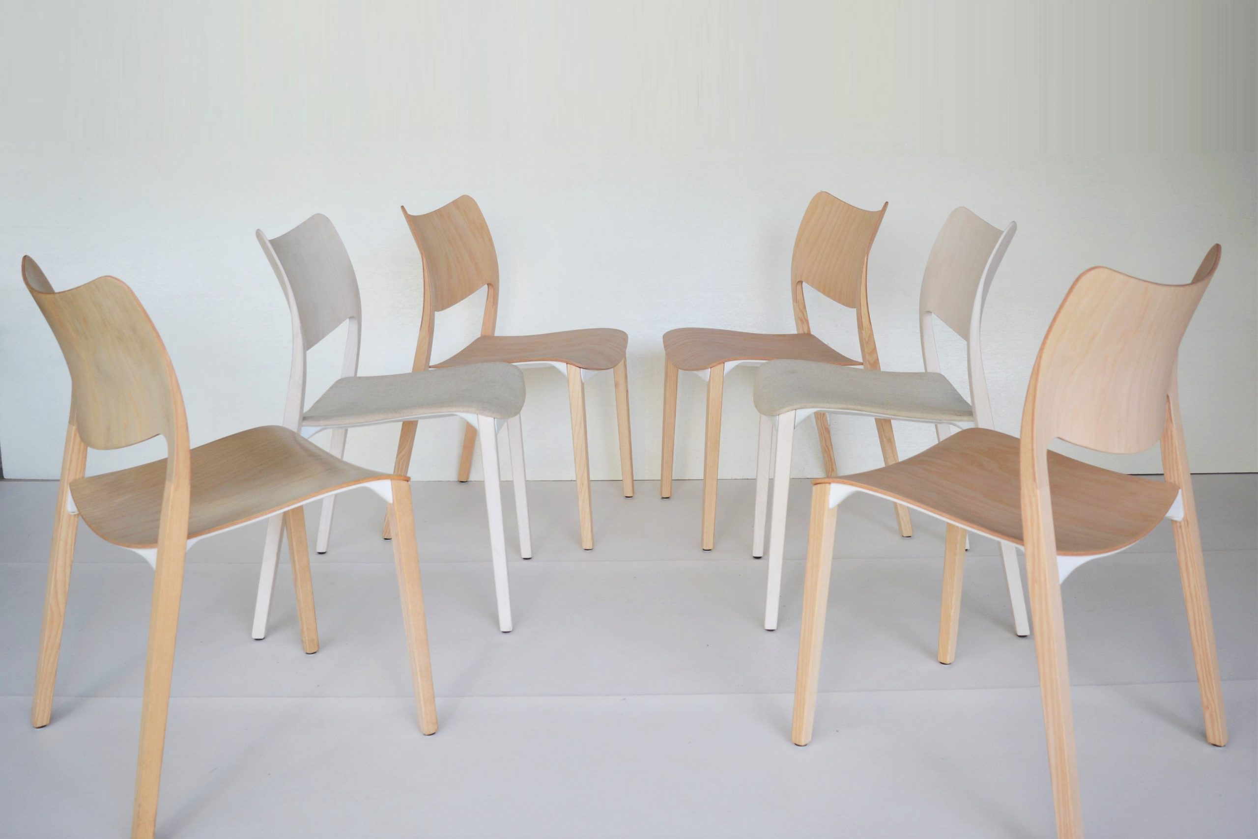 stua-laclasica-stackable-chairs-arne-jacobsen-era-modernist-sleek-designer-dining-chairs