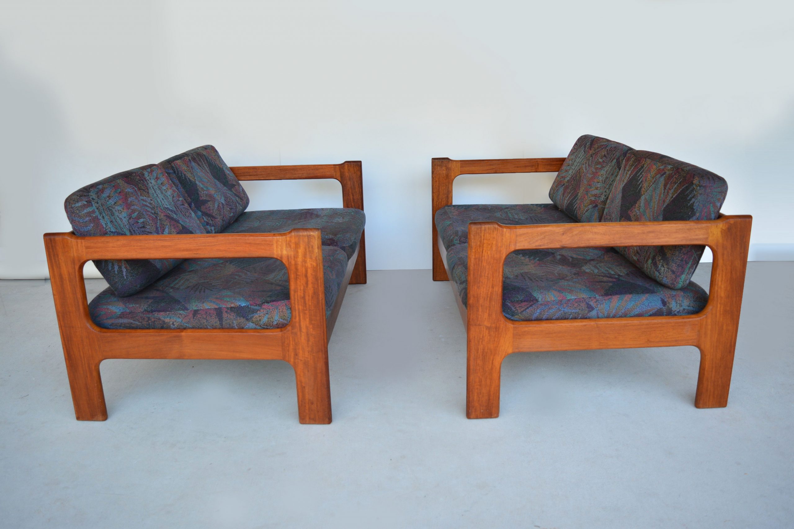 dqf-danish-quality-furniture-2-seater-lounge-sofas-suite-vintage-parker-era (3)