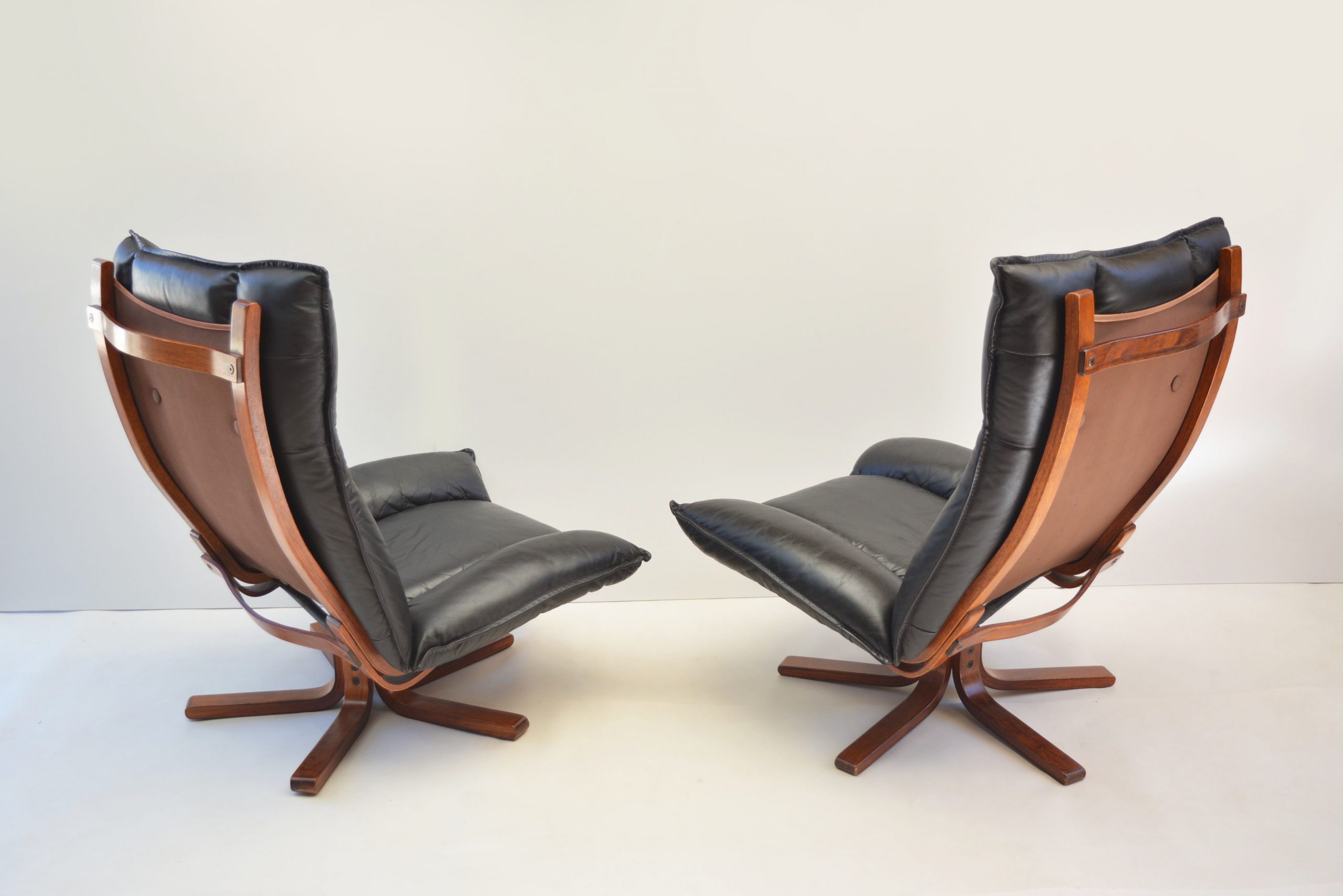 vintage-module-furniture-swivel-full-grain-leather-chair-pair-chairs-tessa-westnofa-falcon-chair-era (2)