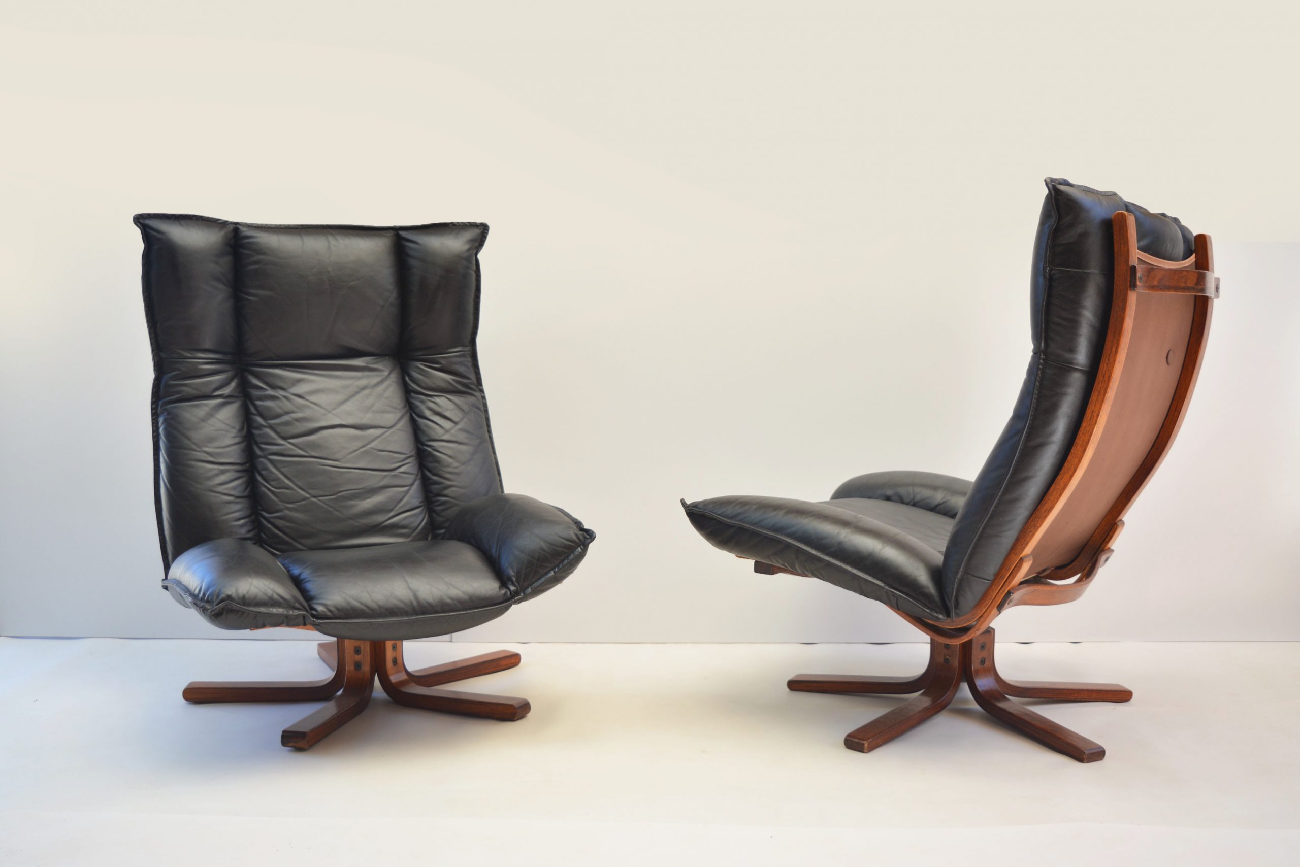 vintage-module-furniture-swivel-full-grain-leather-chair-pair-chairs-tessa-westnofa-falcon-chair-era (5)