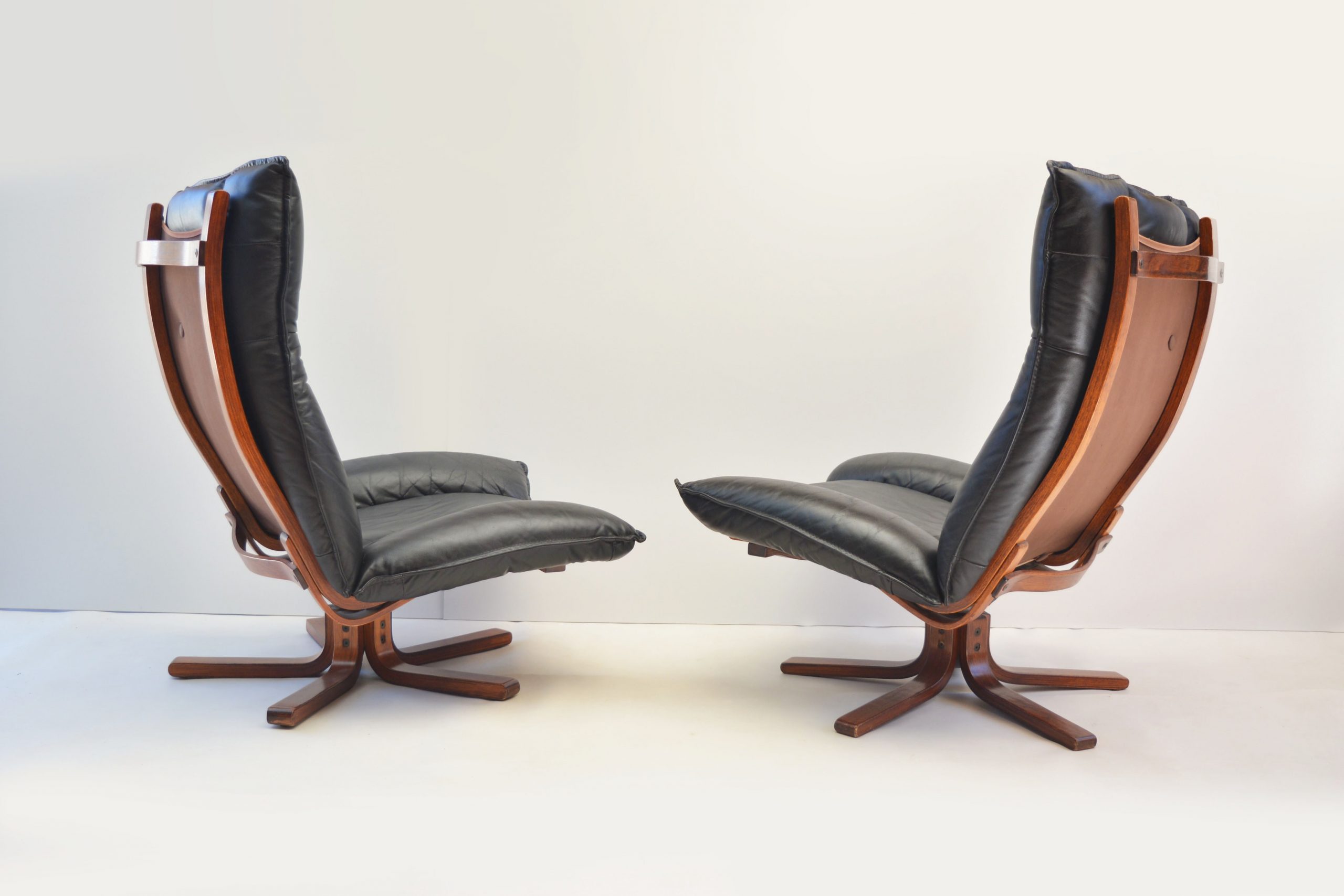 vintage-module-furniture-swivel-full-grain-leather-chair-pair-chairs-tessa-westnofa-falcon-chair-era
