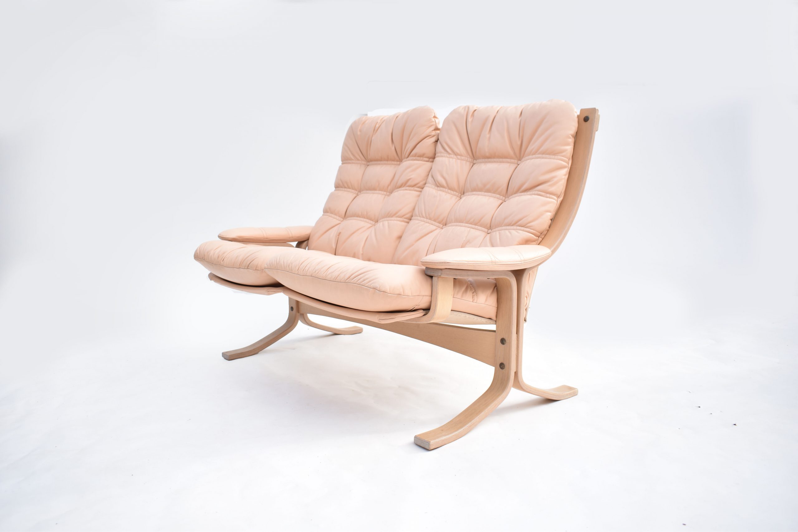 Danish-deluxe-vintage-lounge-chair-leather-white-wash-mid-century-12