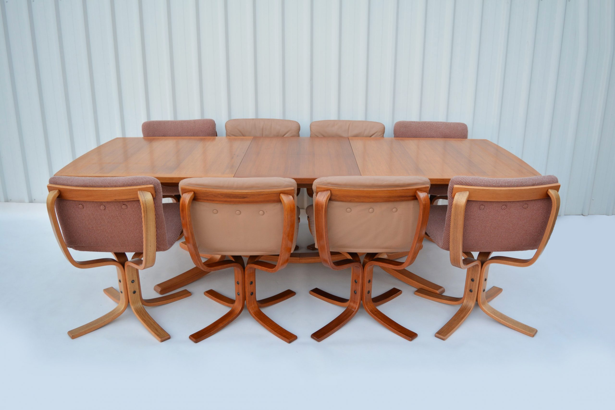 joe-rufenacht-timber-extension-dining-table-parker-danish-era-vintage-australian-custom-made-dining-suite (2)