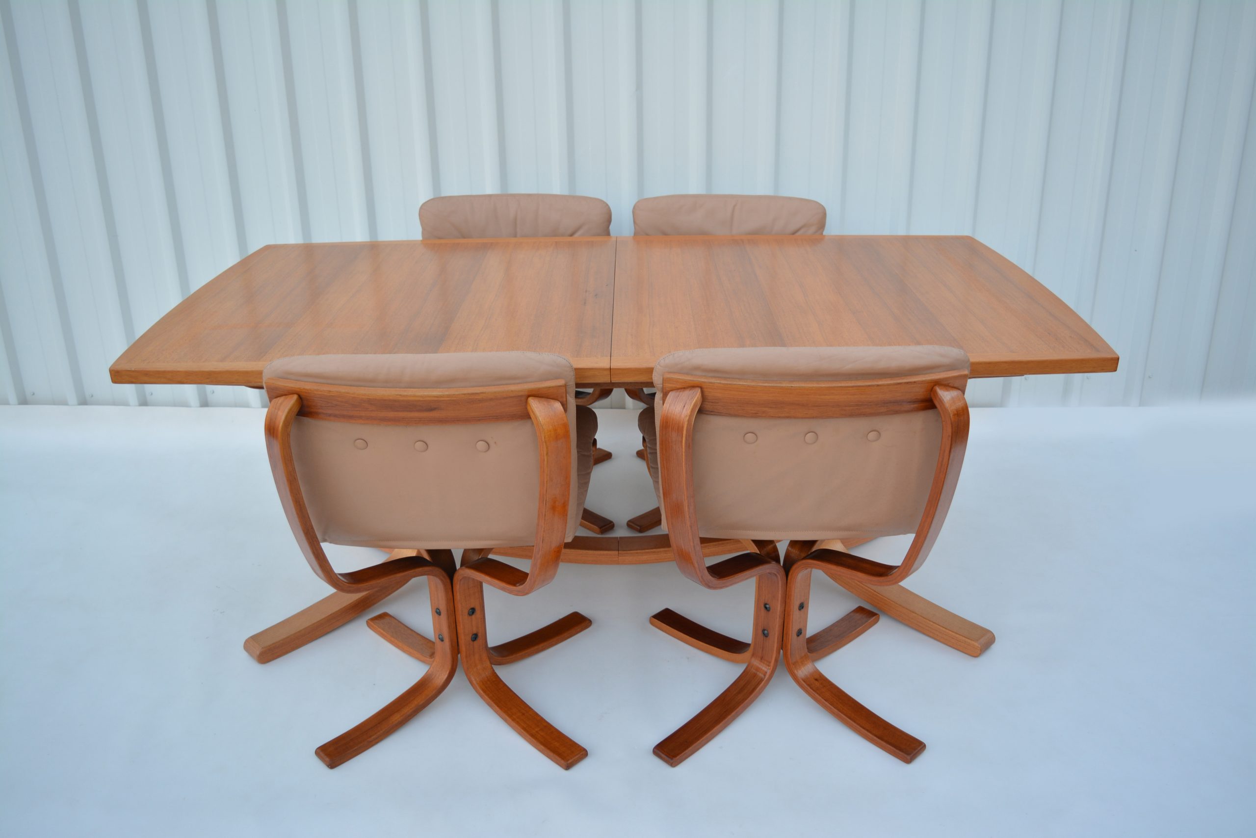 joe-rufenacht-timber-extension-dining-table-parker-danish-era-vintage-australian-custom-made-dining-suite (3)