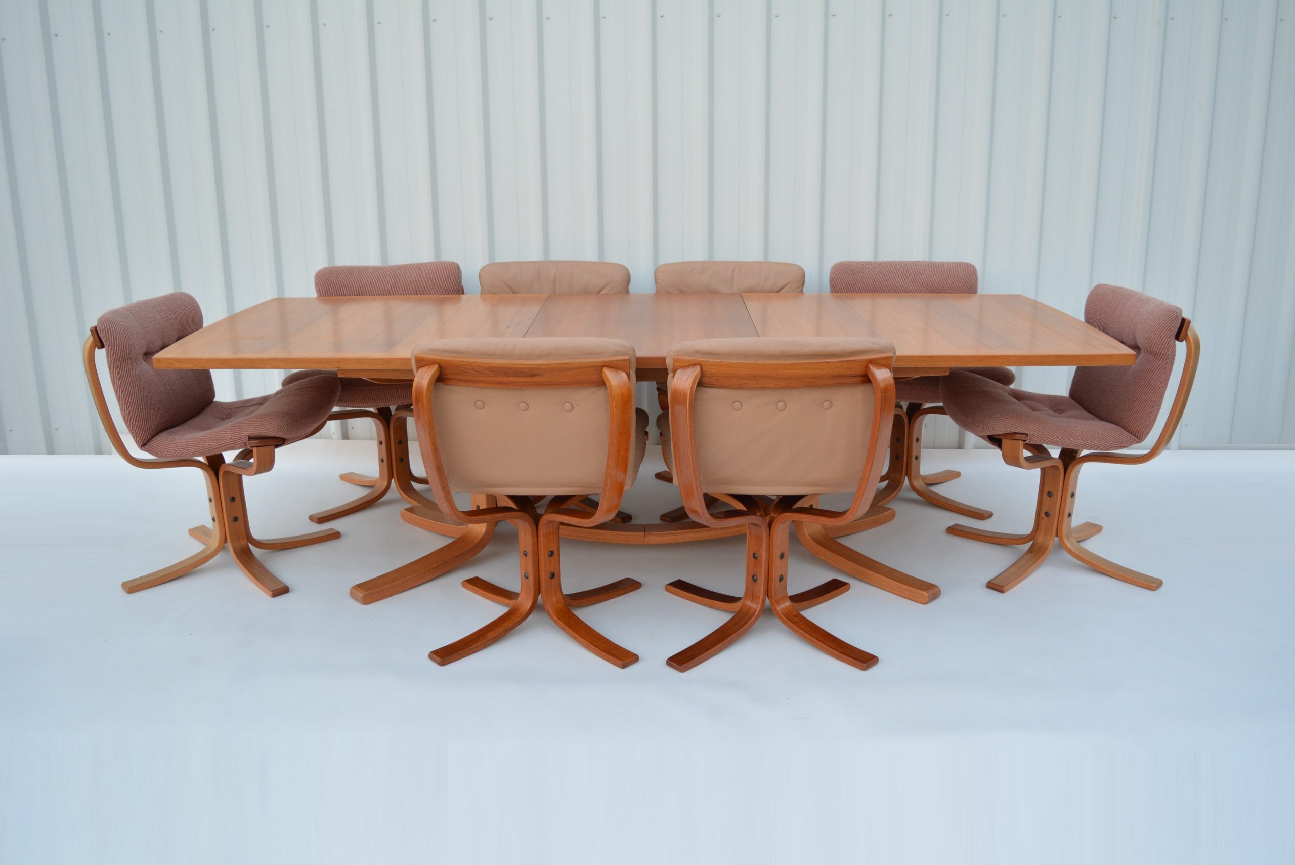 joe-rufenacht-timber-extension-dining-table-parker-danish-era-vintage-australian-custom-made-dining-suite