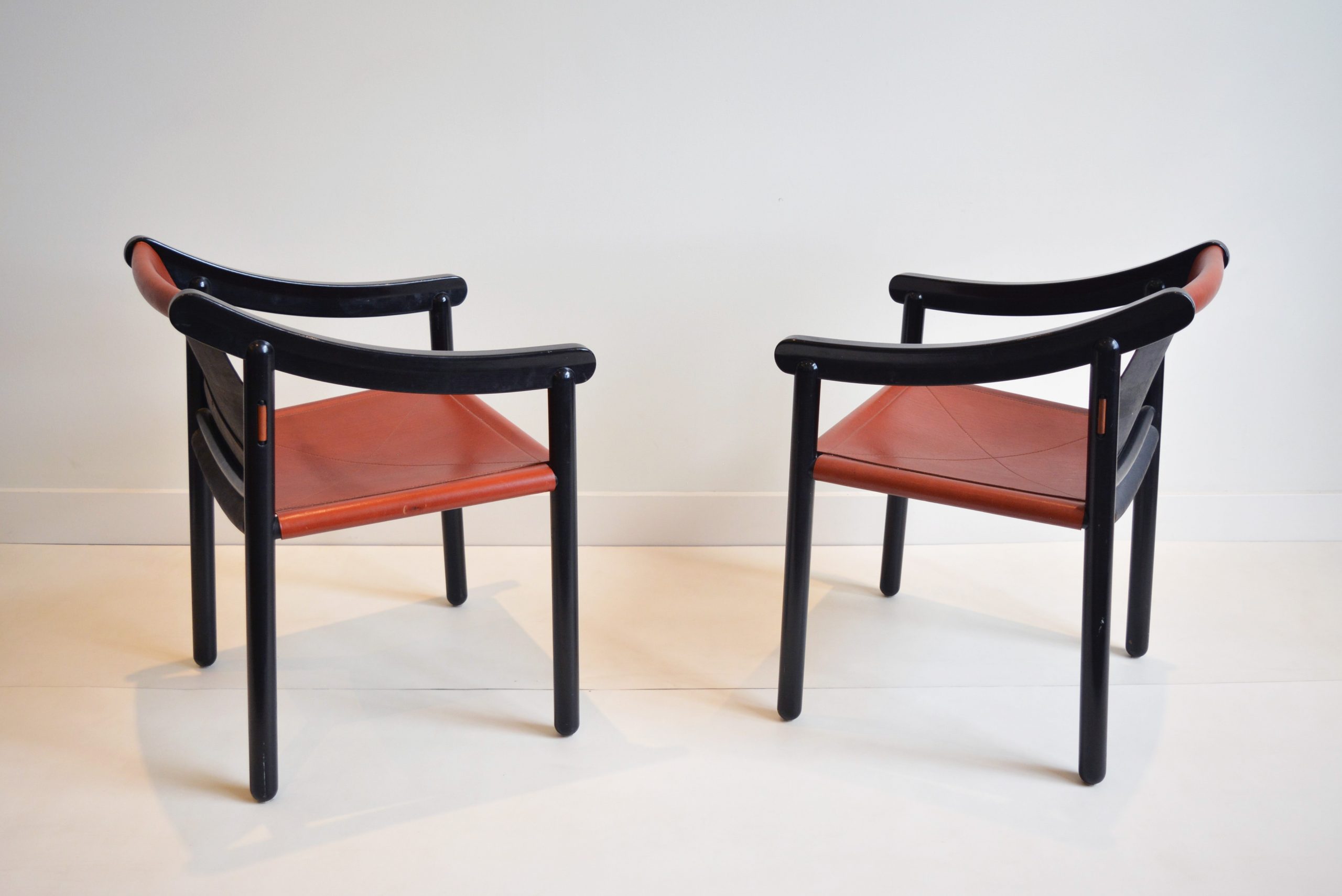 cassina-chairs-model-905-vico-magistretti-designer-dining-vintage-cab-b-b-italia-era (9)