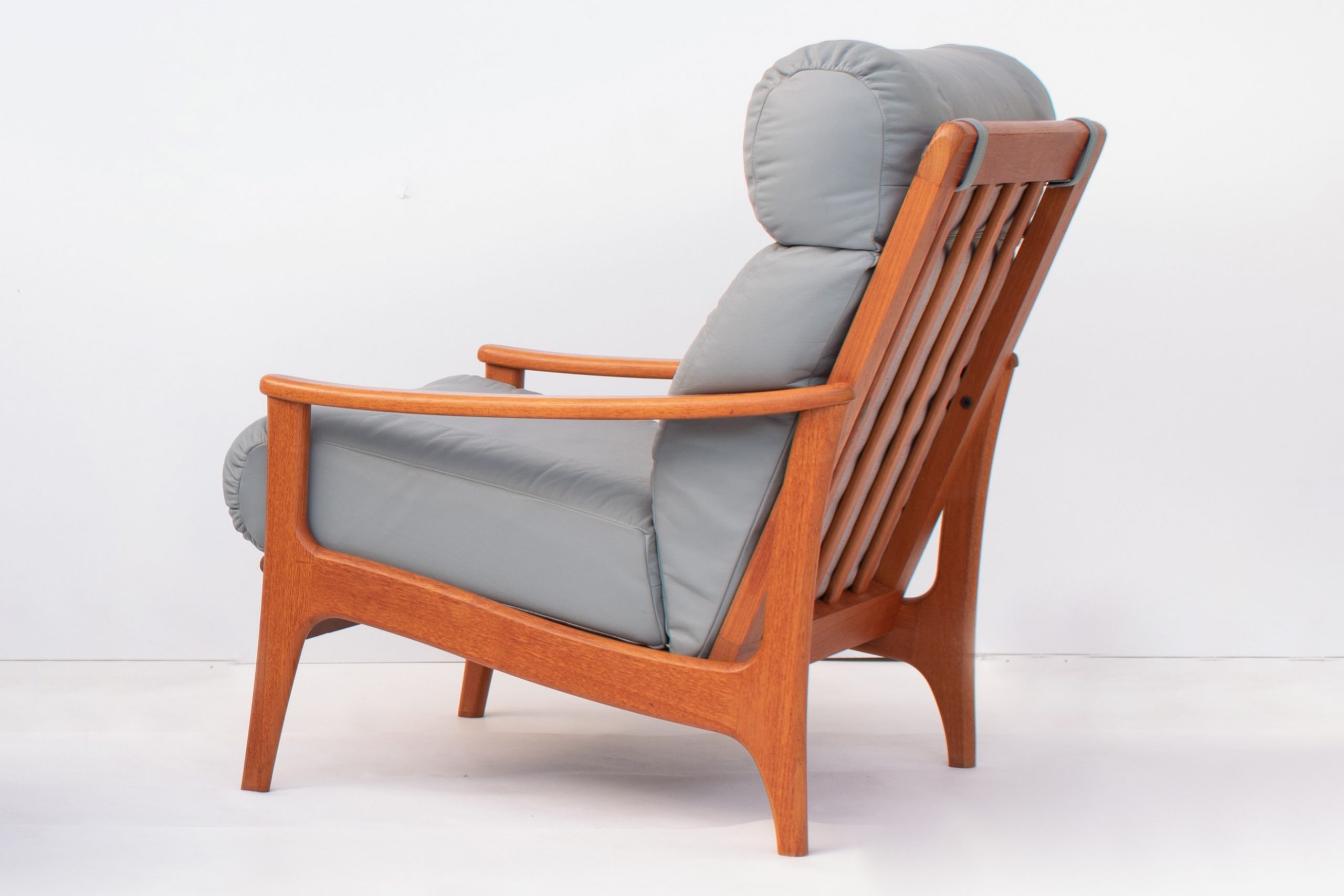 chiswell-lounge-suite-sofa-couch-chairs-armchairs-parker-danish-furniture-era-retro-teak-vintage-1970's (22)