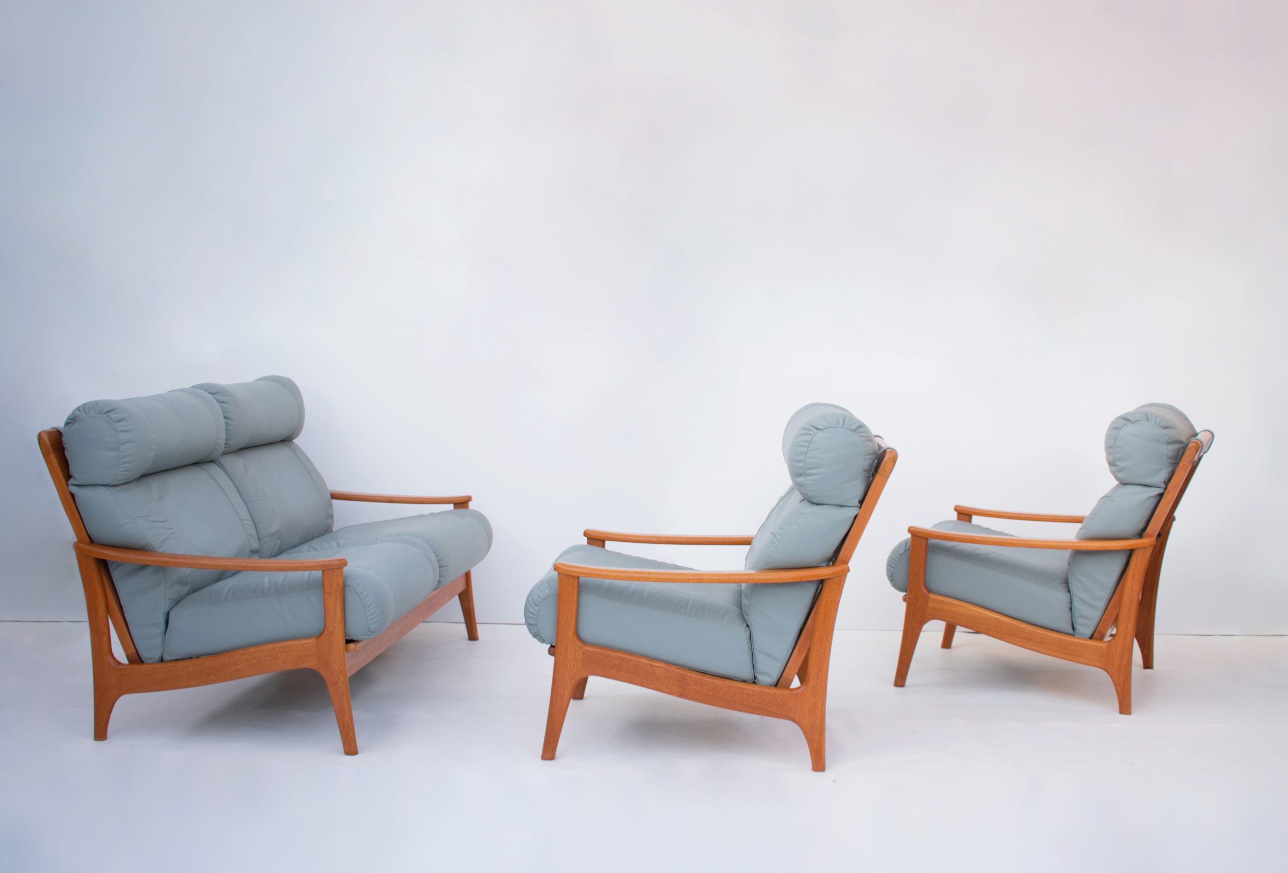 chiswell-lounge-suite-sofa-couch-chairs-armchairs-parker-danish-furniture-era-retro-teak-vintage-1970's (23)