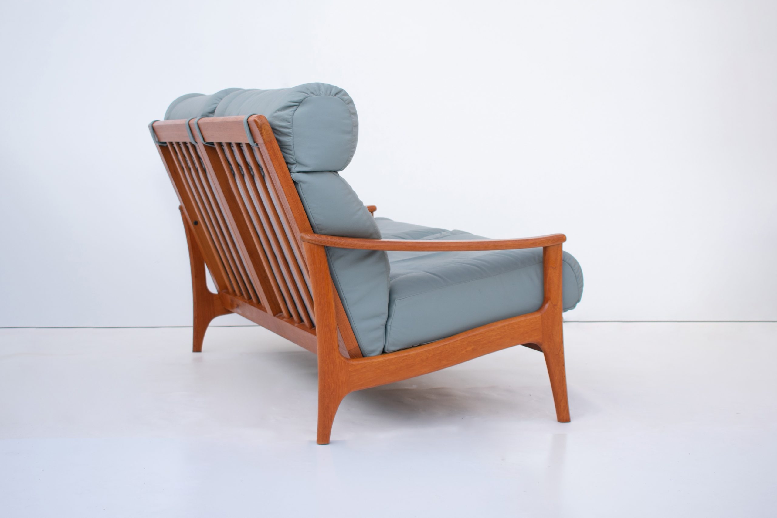 chiswell-lounge-suite-sofa-couch-chairs-armchairs-parker-danish-furniture-era-retro-teak-vintage-1970's (7)