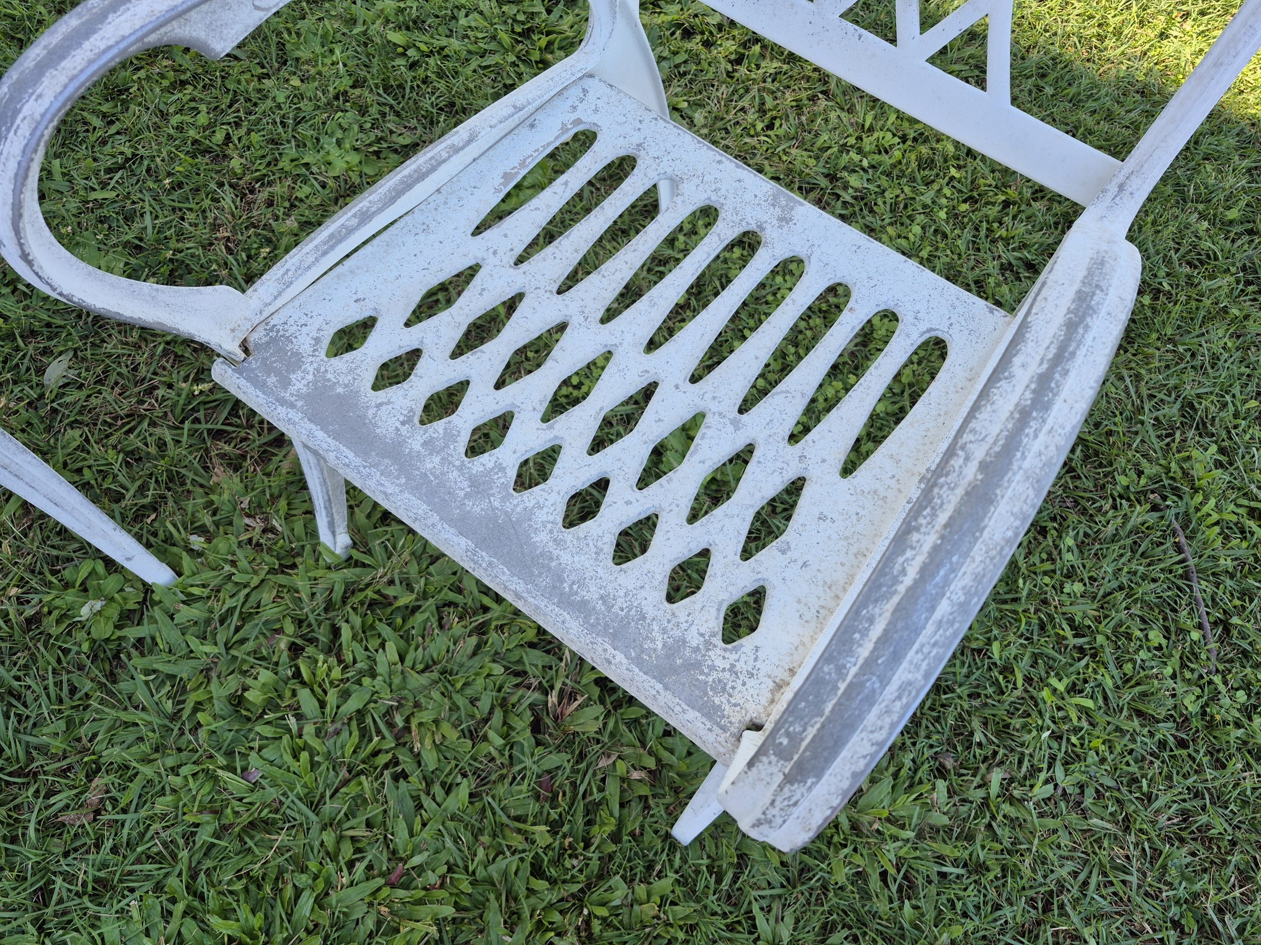 _flexalum-pair-armchairs-outdoor-art-deco-dining-chairs-aluminium-australian-made-breotex