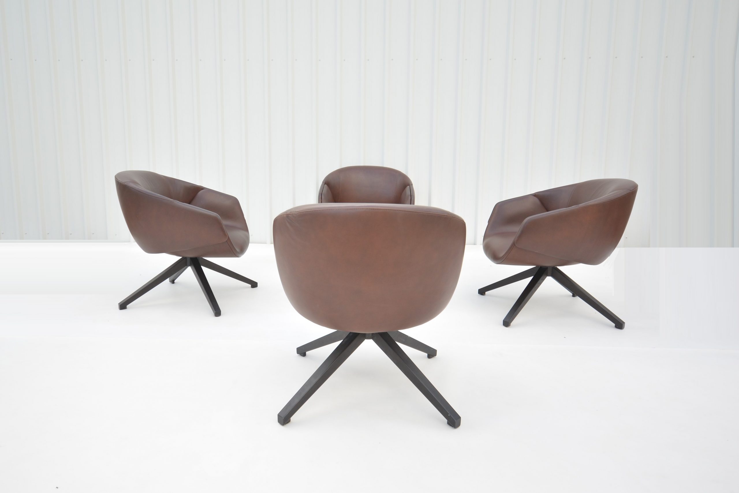 leather-anita-chairs-SP01-SPACE-Furniture-Swan-Chairs-Designer-originals-Italy-B-B-Italia-Danish-era (3)
