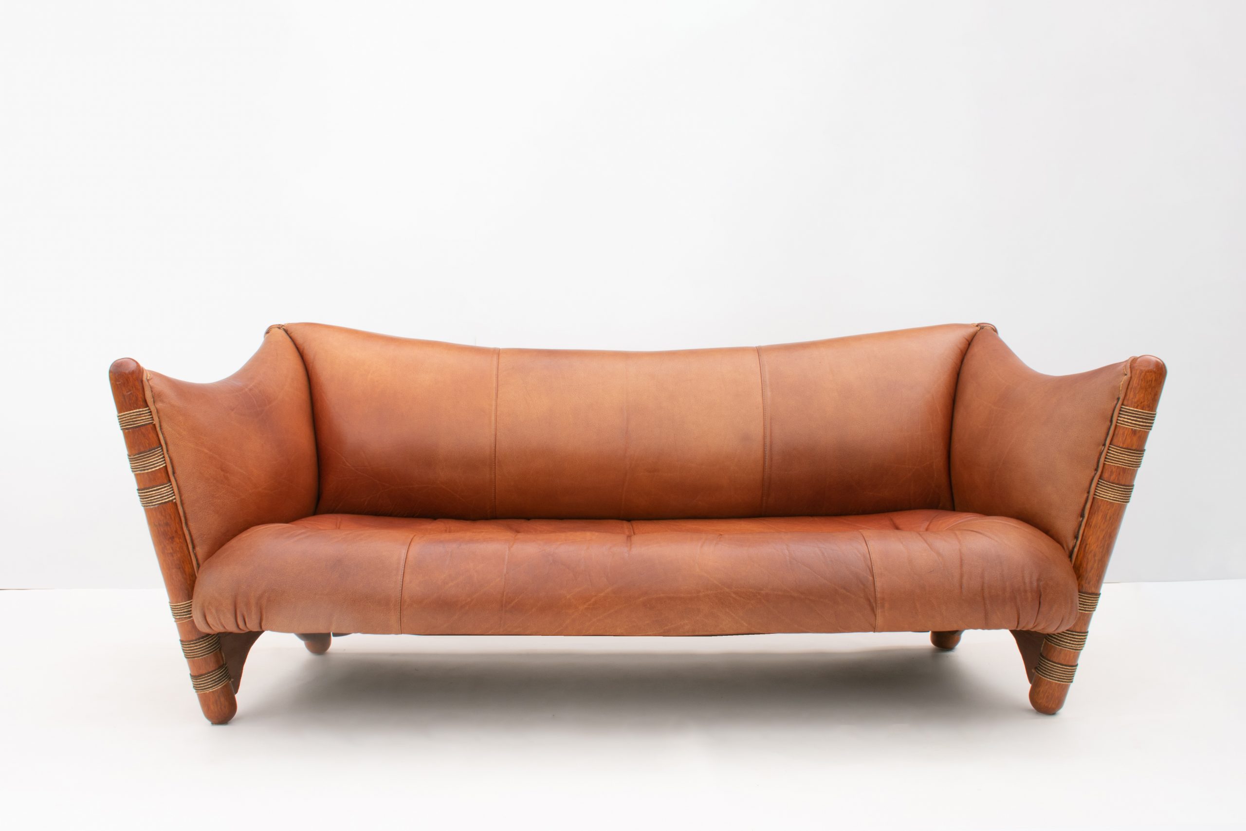 pacific-green-leather-couch-sofa-vintage-cayenne-australian-designer-tribal-b-b-italia-hand-crafted-furniture-era (2)