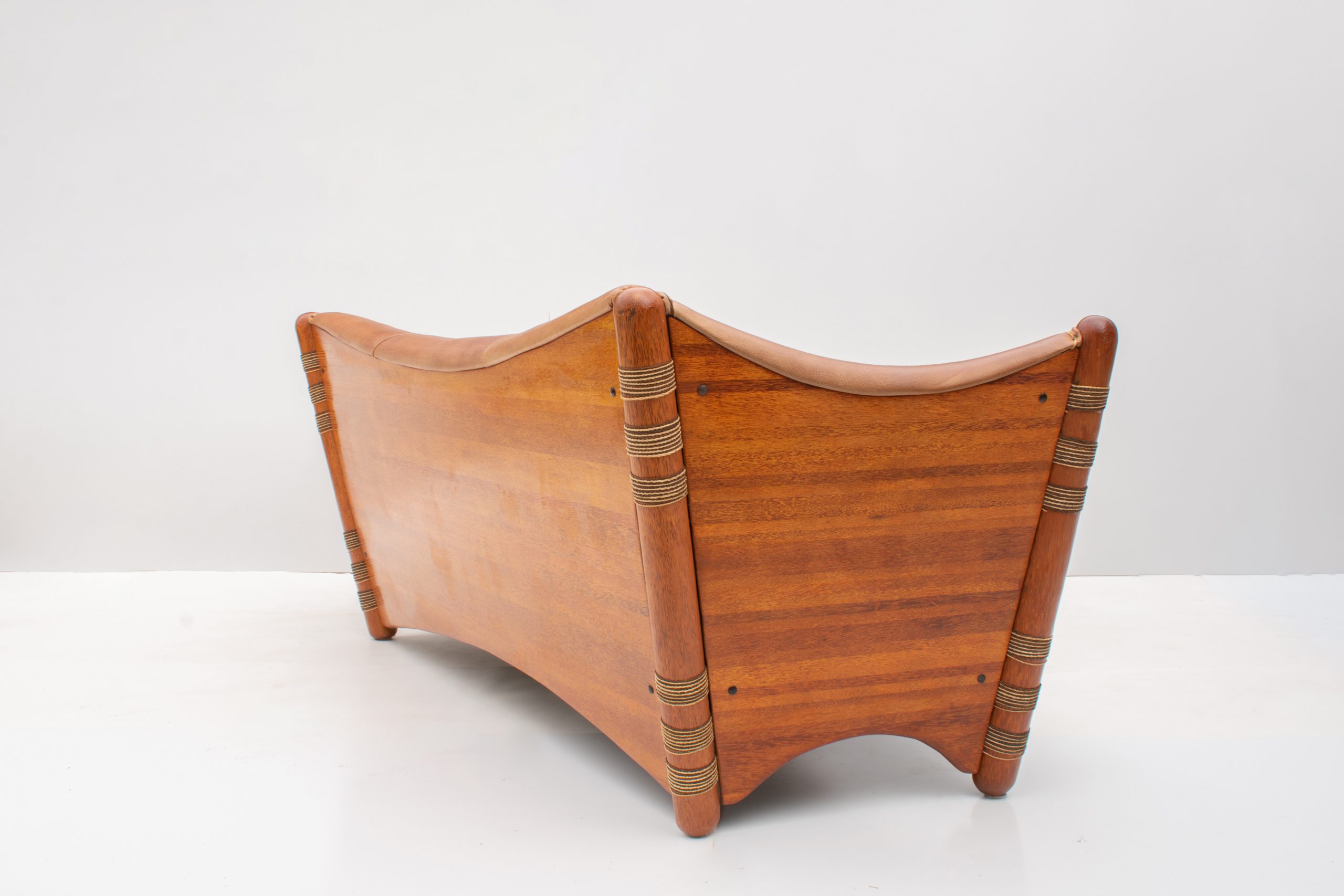 pacific-green-leather-couch-sofa-vintage-cayenne-australian-designer-tribal-b-b-italia-hand-crafted-furniture-era (5)