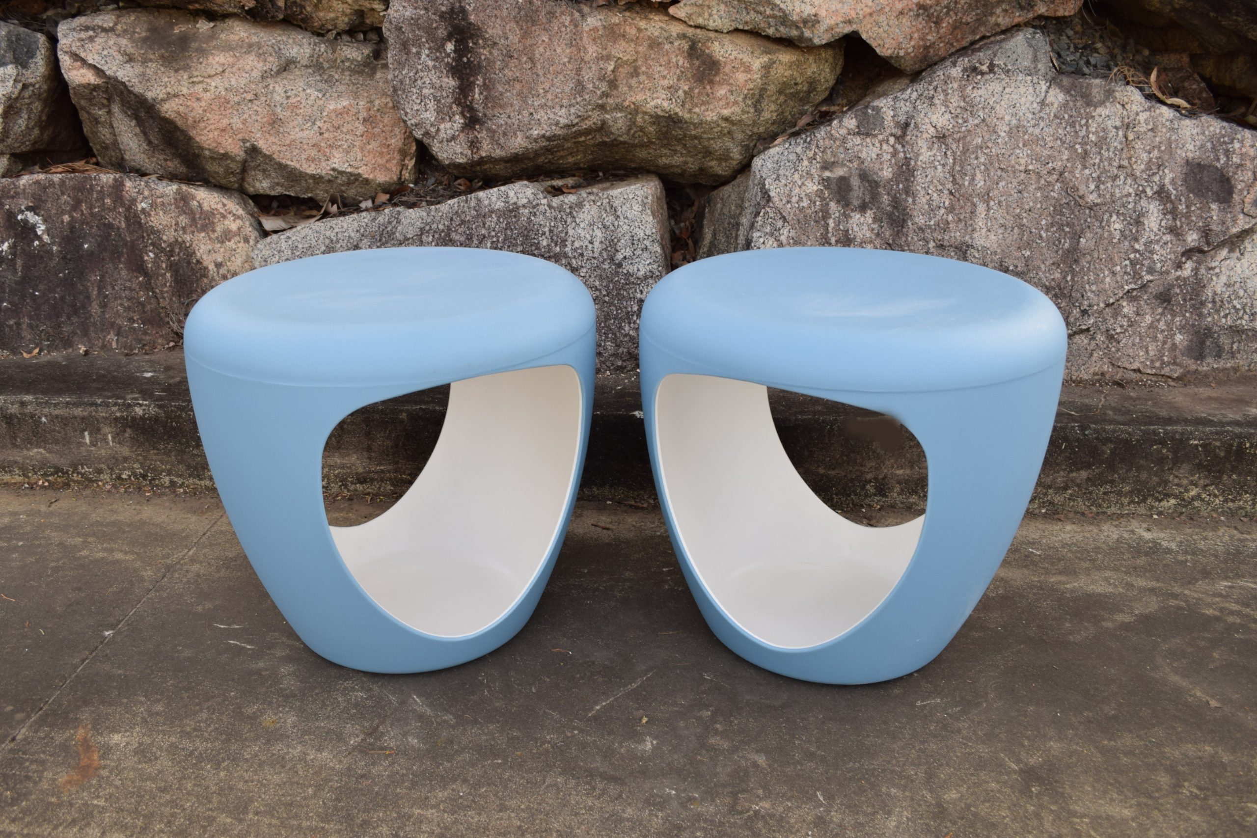 pebble-pouf-designer-italian-seating-stools-side-tables-italy-kartell-panton-interest (5)
