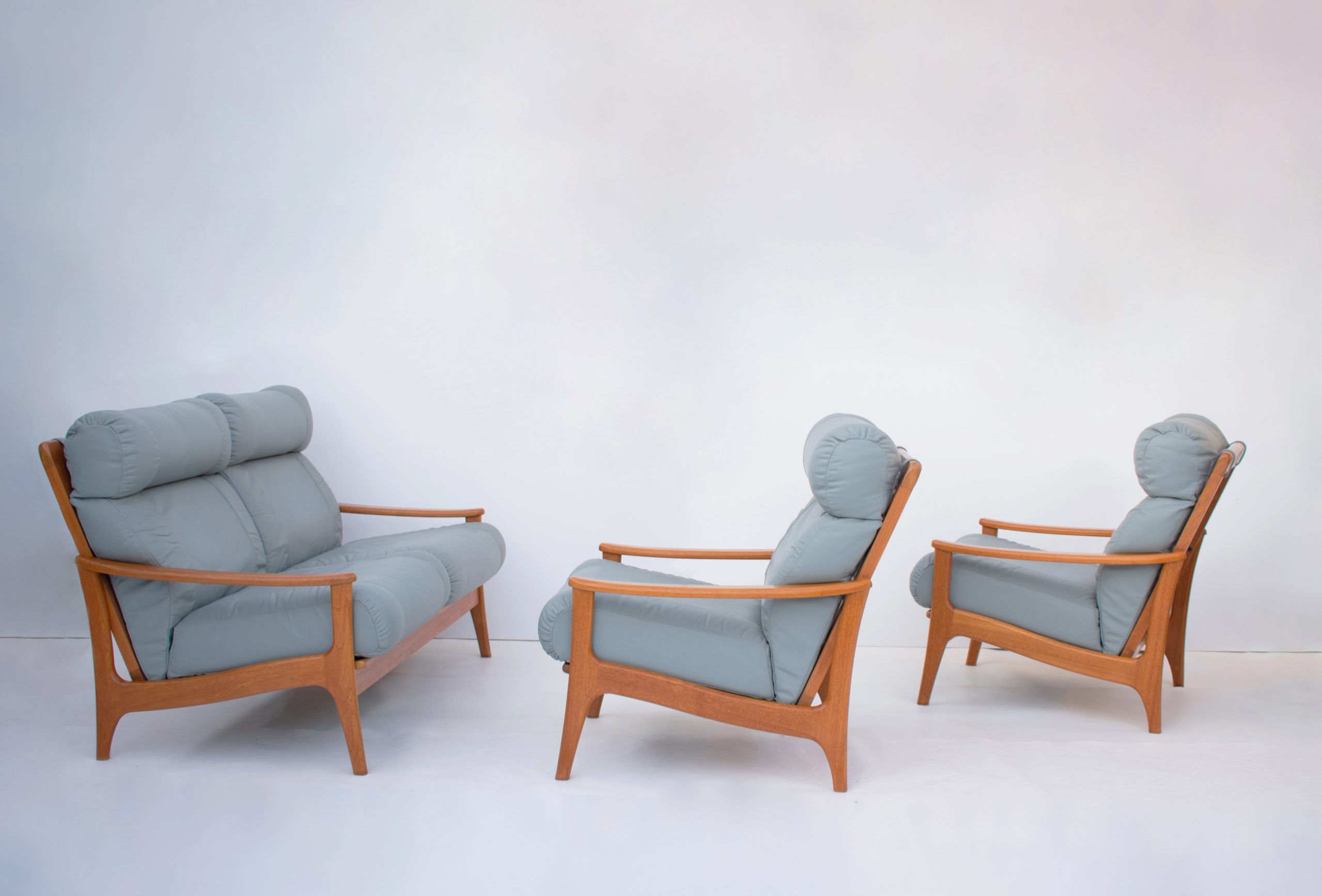 chiswell-lounge-suite-sofa-couch-chairs-armchairs-parker-danish-furniture-era-retro-teak-vintage-1970's (23)