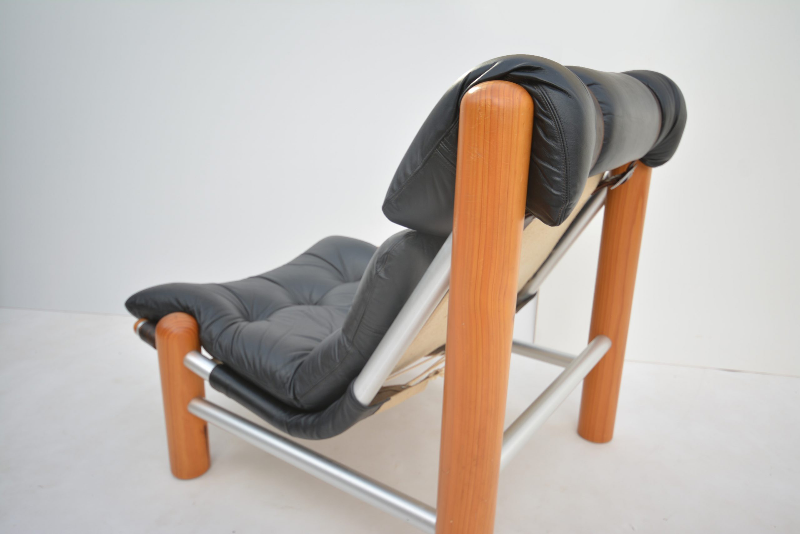 australian-made-brisbane-robert-dunlop-campaign-safari-lounge-chair-vintage-leather-chair-danish-b-b-italia-era (3)