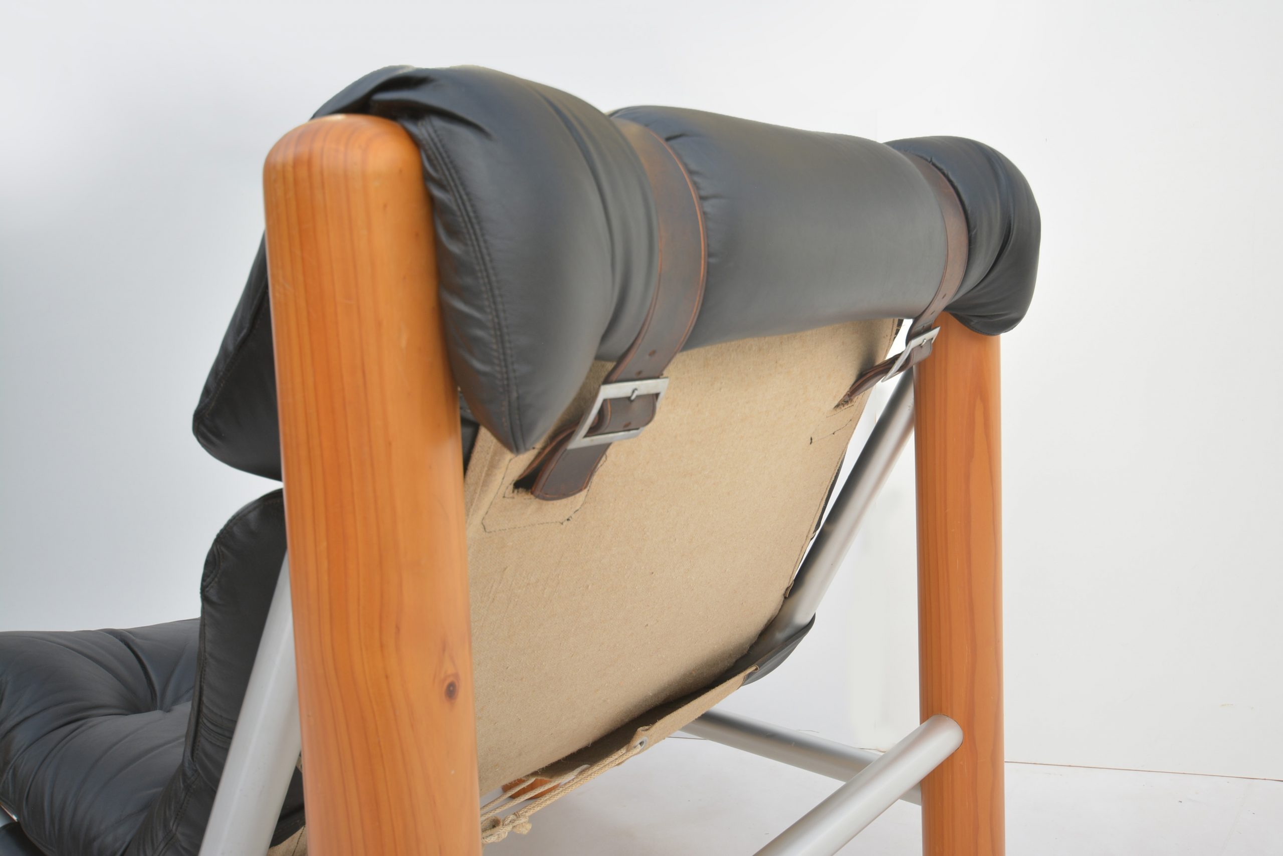 australian-made-brisbane-robert-dunlop-campaign-safari-lounge-chair-vintage-leather-chair-danish-b-b-italia-era (4)