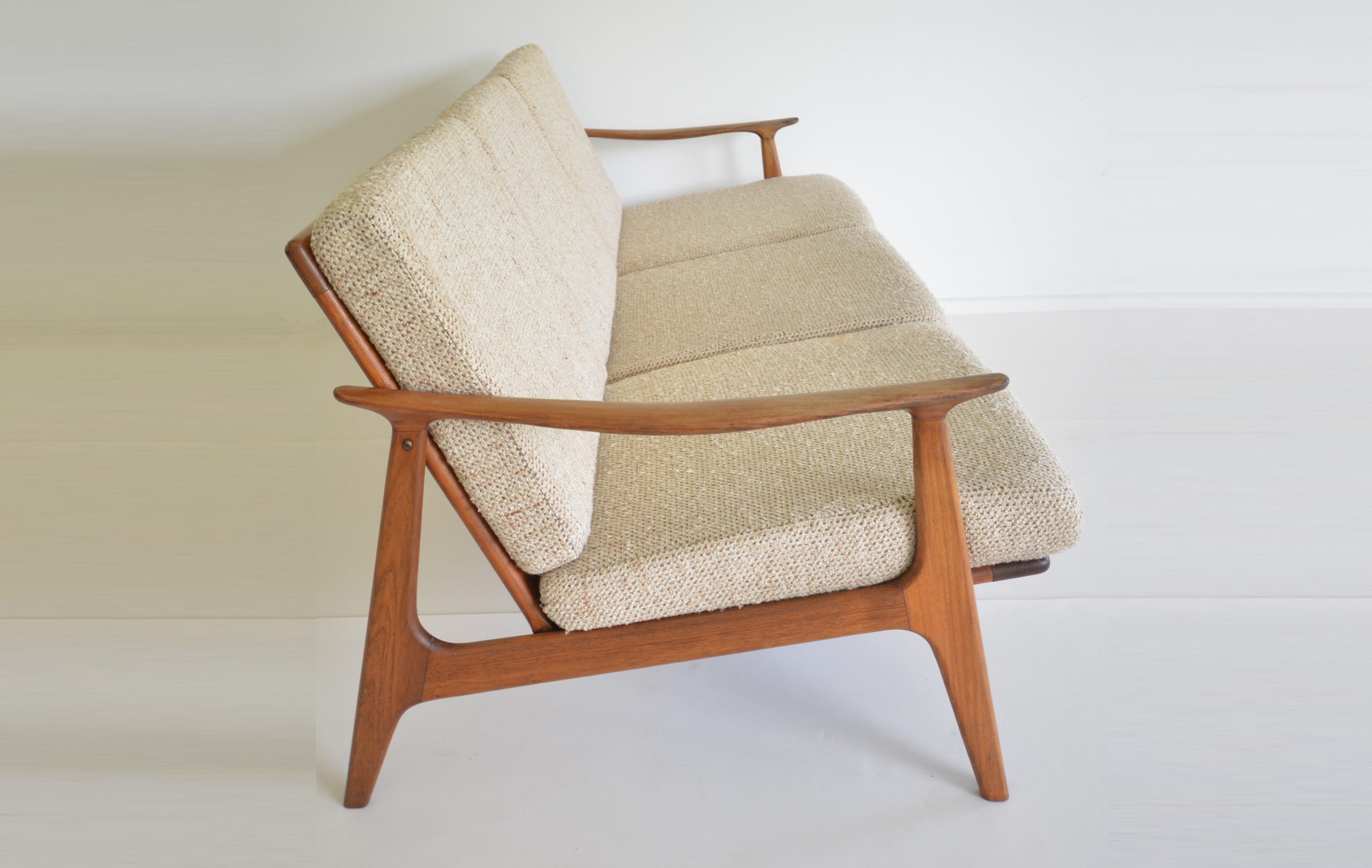 parker-1960's-sofa-rattan-back-vintage-danish-finn-juhl-era-retro-lounge-suite-mid-century-modern (8)