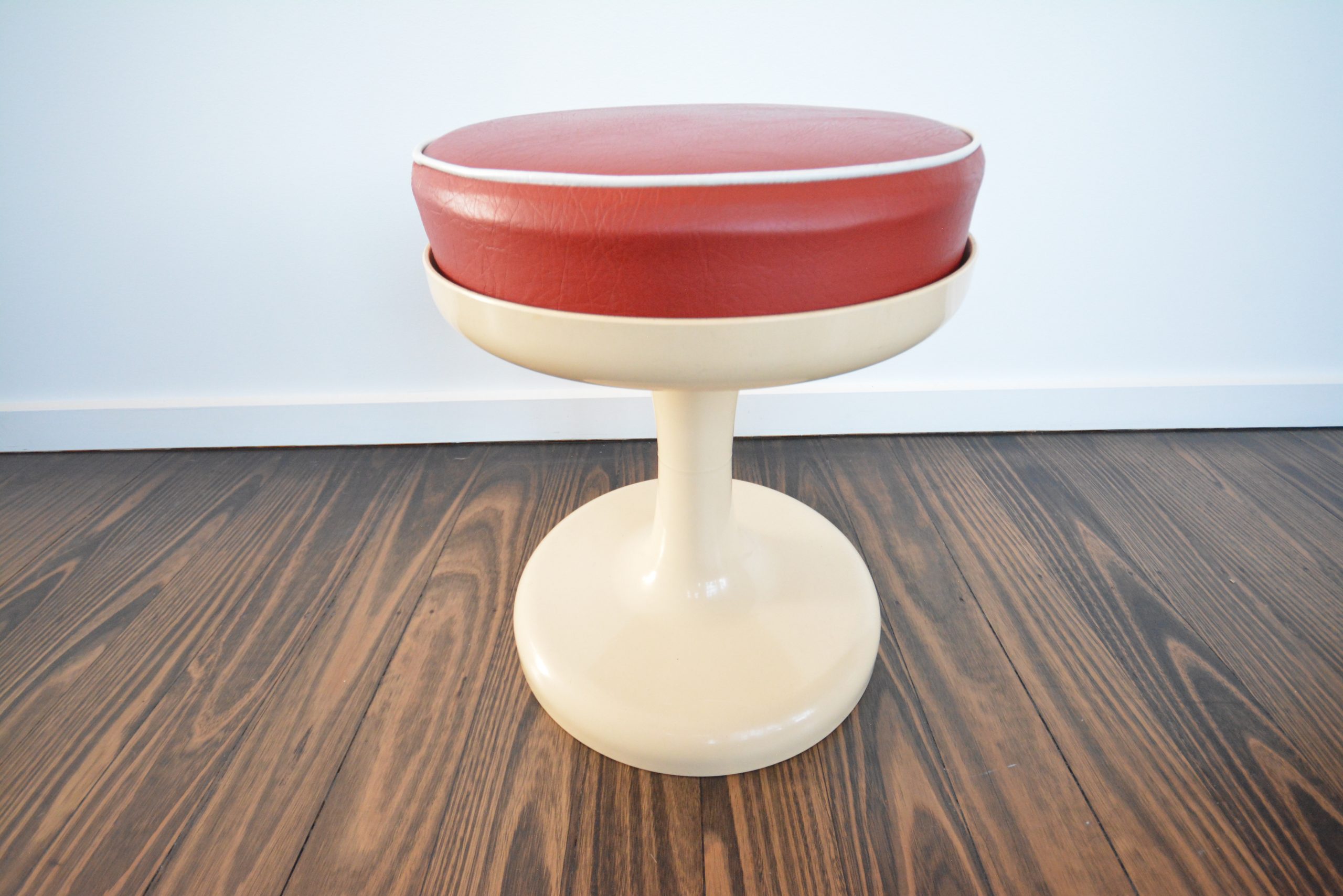 1970s-modernist-plastic-tulip-stool- friedrich-stuckenbroker-retro-designer-stool-kartell-era-vintage-rochetto-furniture