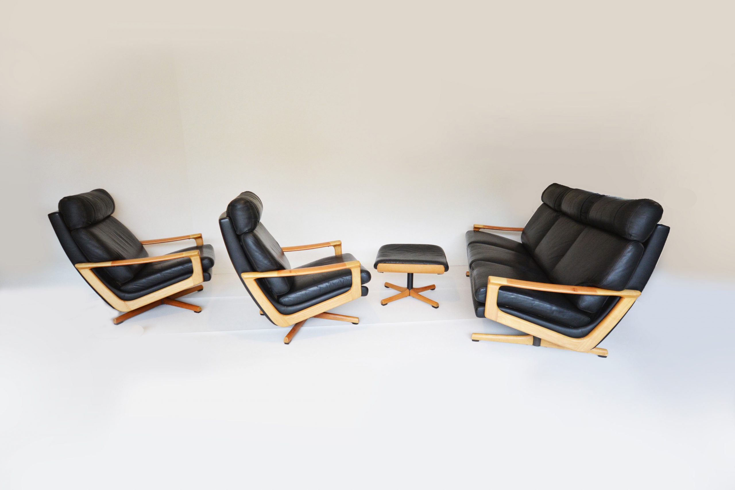 tessa-t21-australian-lounge-suite-sofa-swivel-chairs-vintage-1970s-mid-century-modern-danish-era