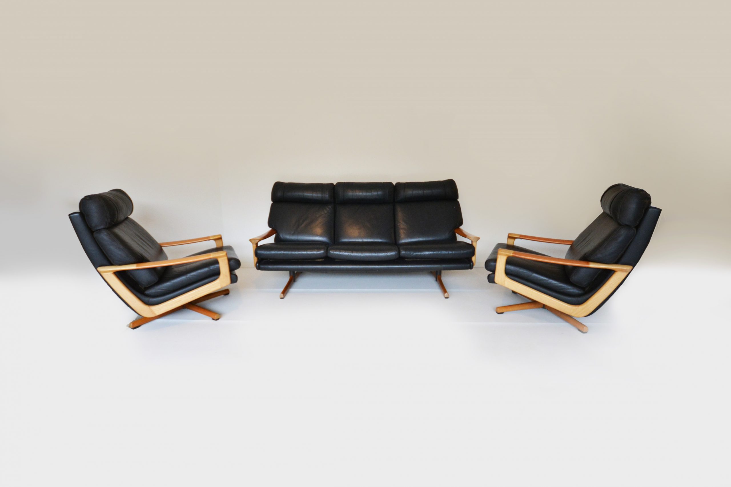 tessa-t21-swivel-chairs-chair-australian-lounge-suite-vintage-leather-danish-parker-furniture-era (19)