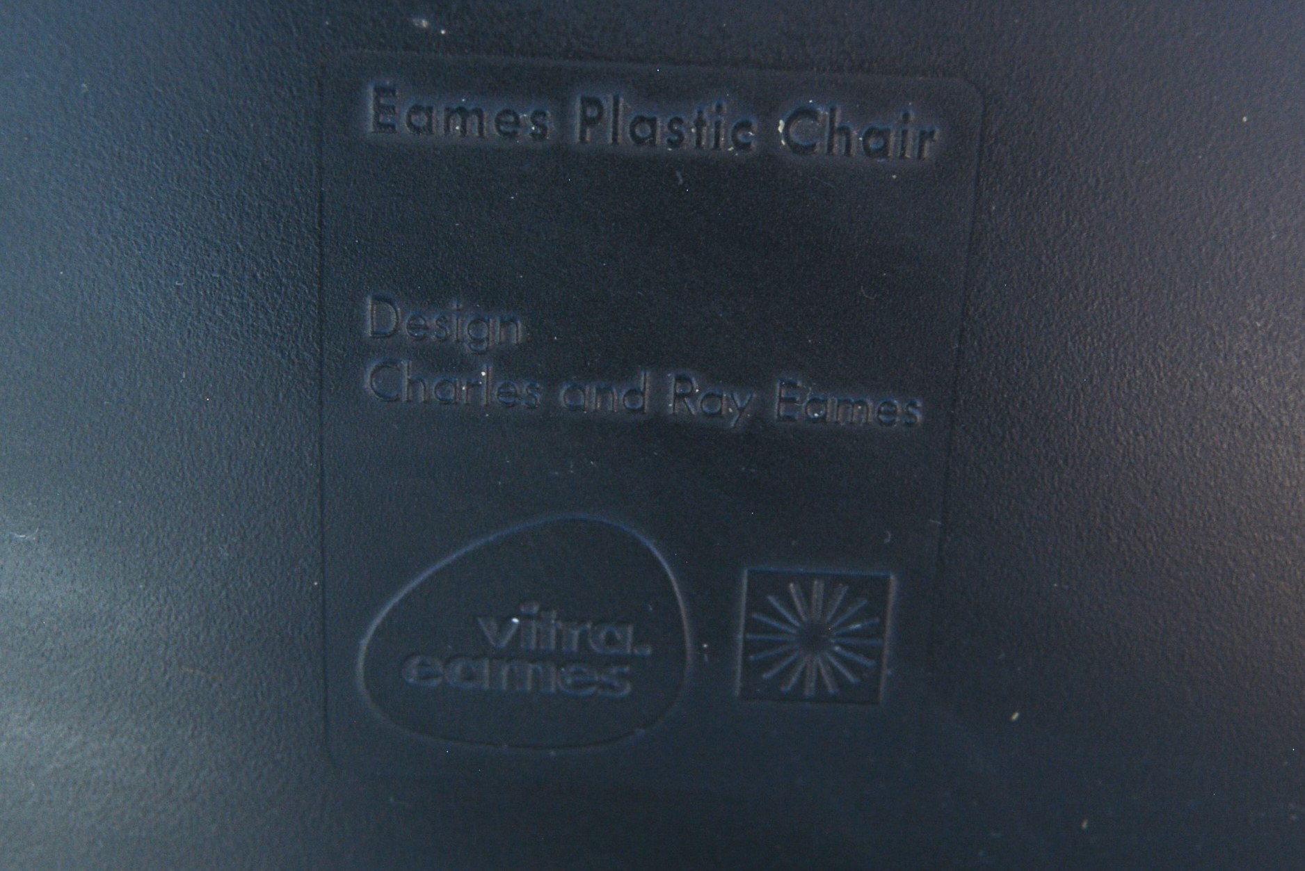 eames-vitra-germany-vintage-plastic-stackable-chairs-dining-suite-designer-furniture-brisbane (5)