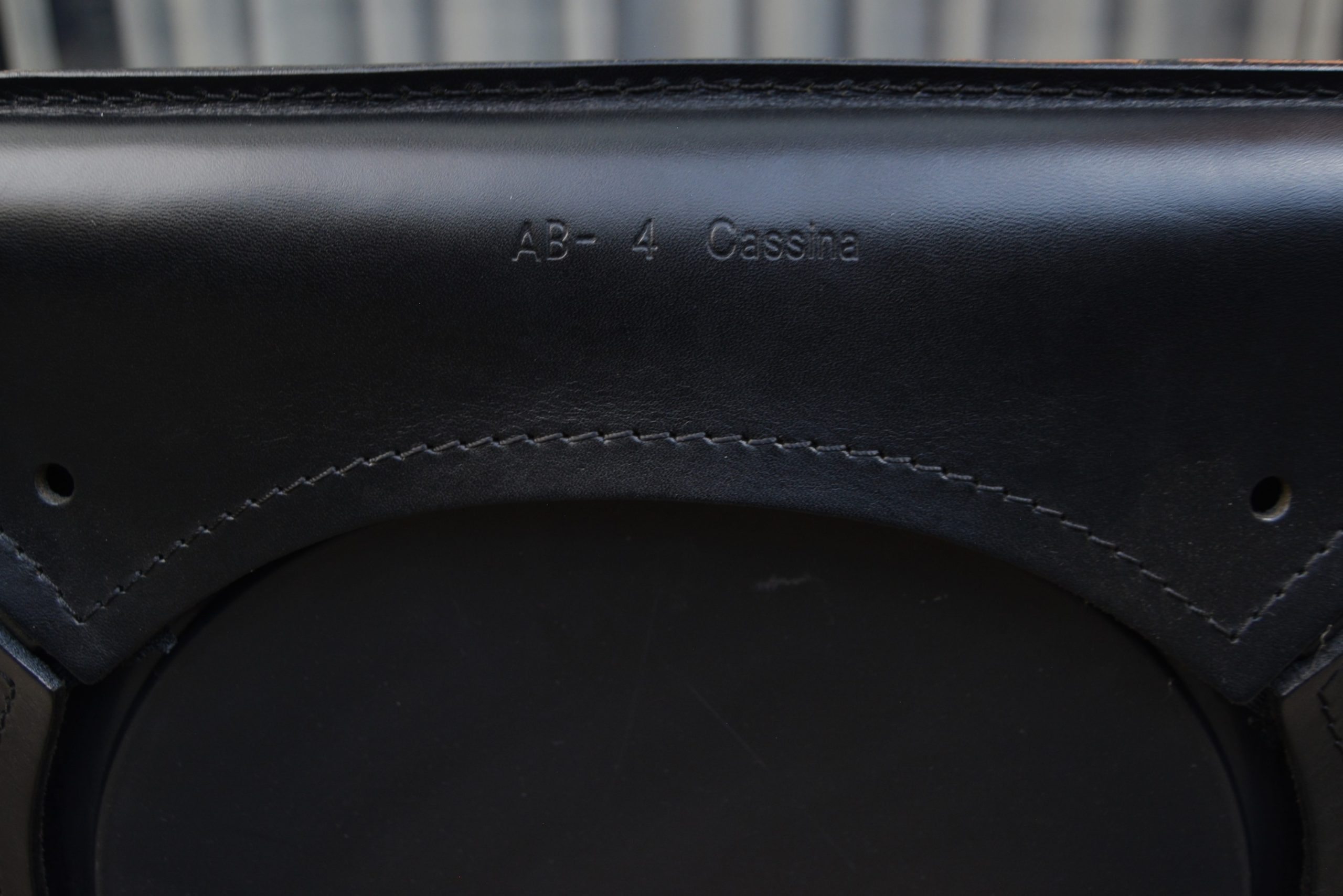 cassina-cab-chairs-leather-412-vintage-designer-dining-chairs-authentic-in-australia (4)