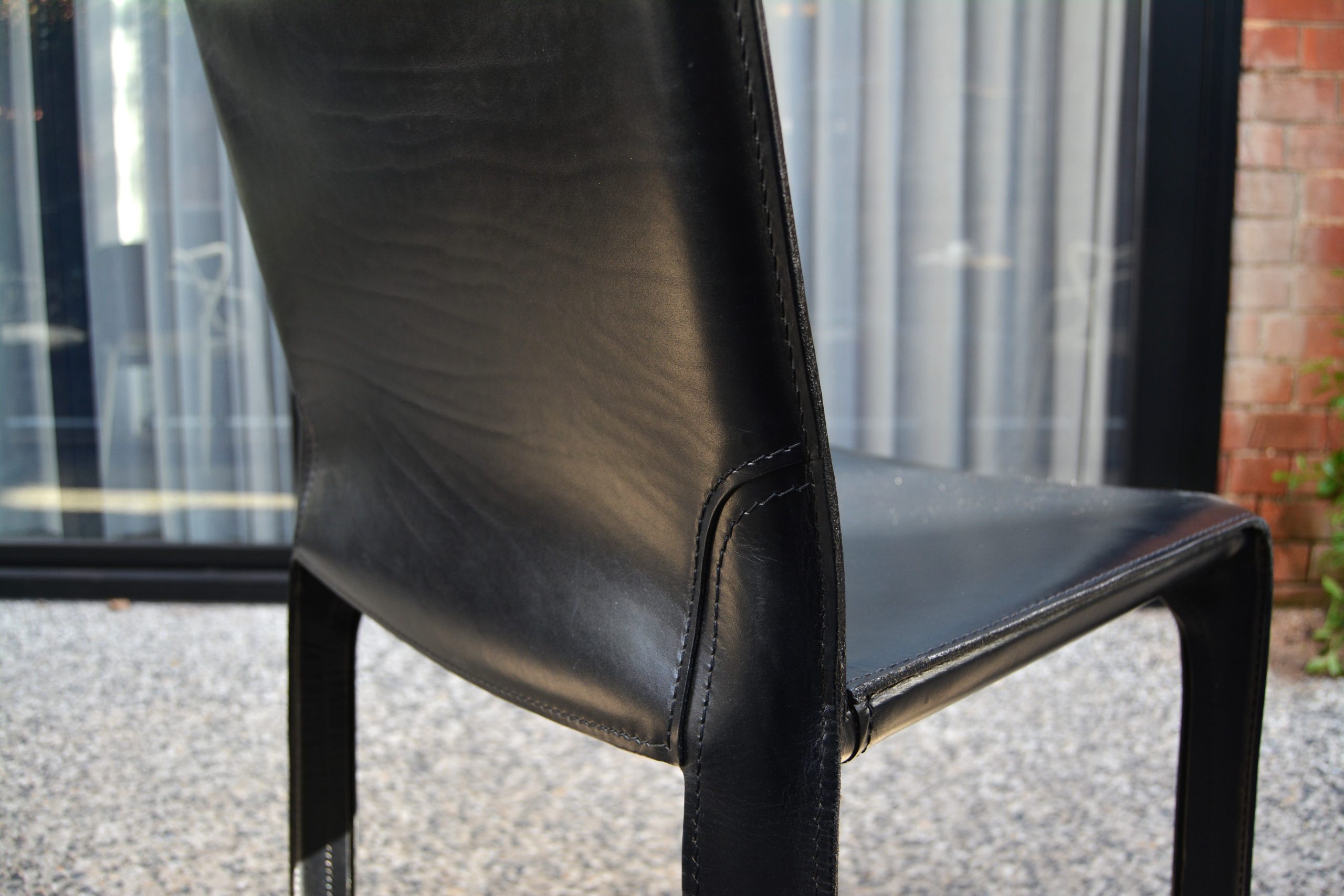 cassina-cab-chairs-leather-412-vintage-designer-dining-chairs-authentic-in-australia (7)
